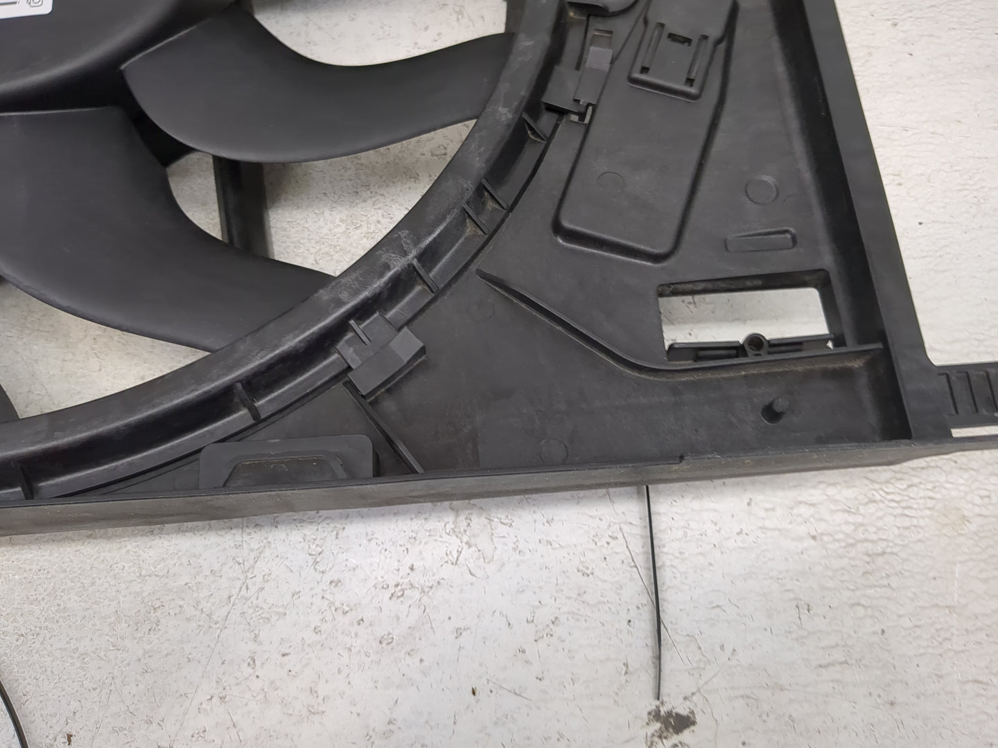 2019-2022 Bmw X5 Electric Radiator Cooling Fan Motor Assembly P/N:17427634466 Fits Fits 2019 2020 2021 2022 OEM Used Auto Pa
