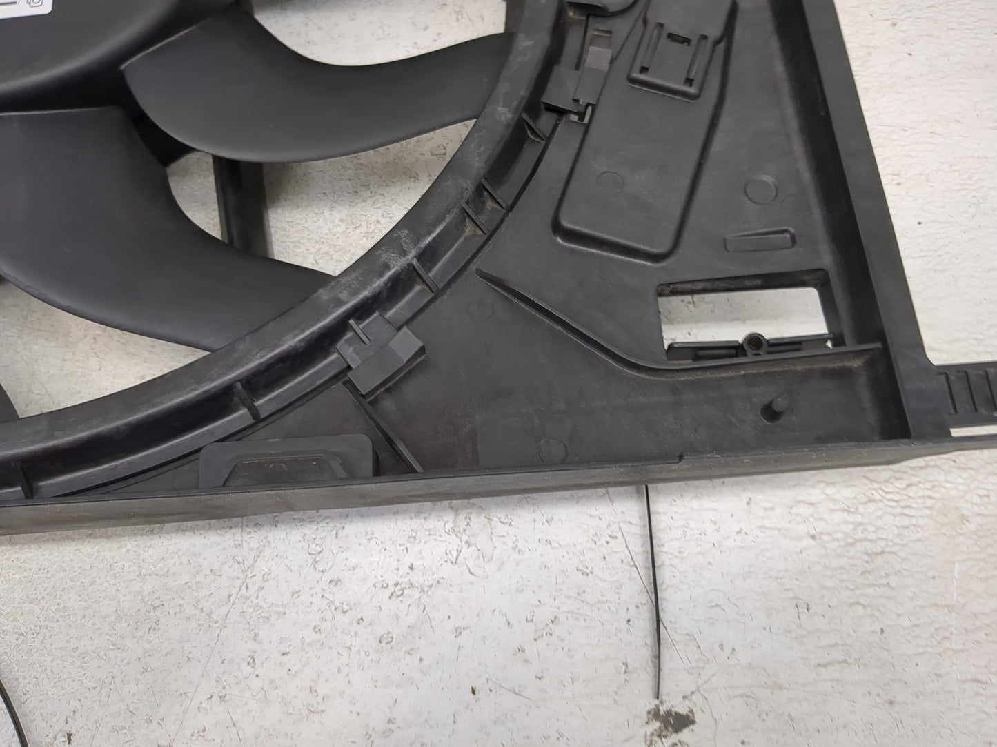 2019-2022 Bmw X5 Electric Radiator Cooling Fan Motor Assembly P/N:17427634466 Fits Fits 2019 2020 2021 2022 OEM Used Auto Pa