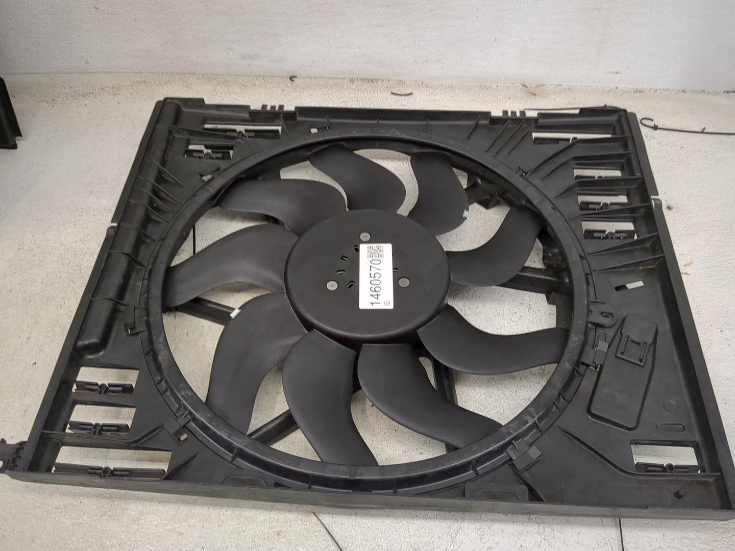 2019-2022 Bmw X5 Electric Radiator Cooling Fan Motor Assembly P/N:17427634466 Fits Fits 2019 2020 2021 2022 OEM Used Auto Pa