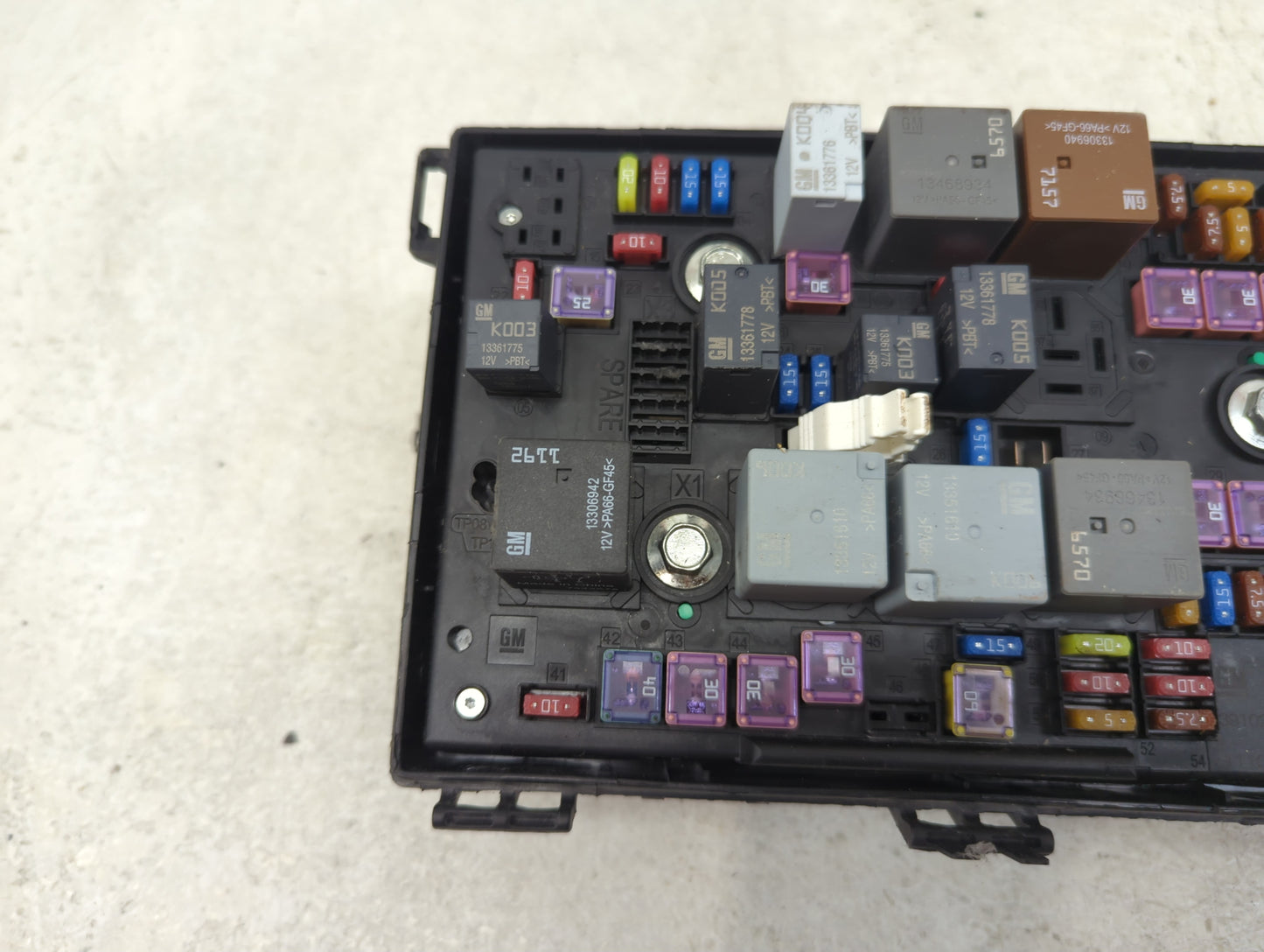 2019 Buick Cascada Fusebox Fuse Box Panel Relay Module P/N:C11000139 Fits OEM Used Auto Parts - Oemusedautoparts1.com