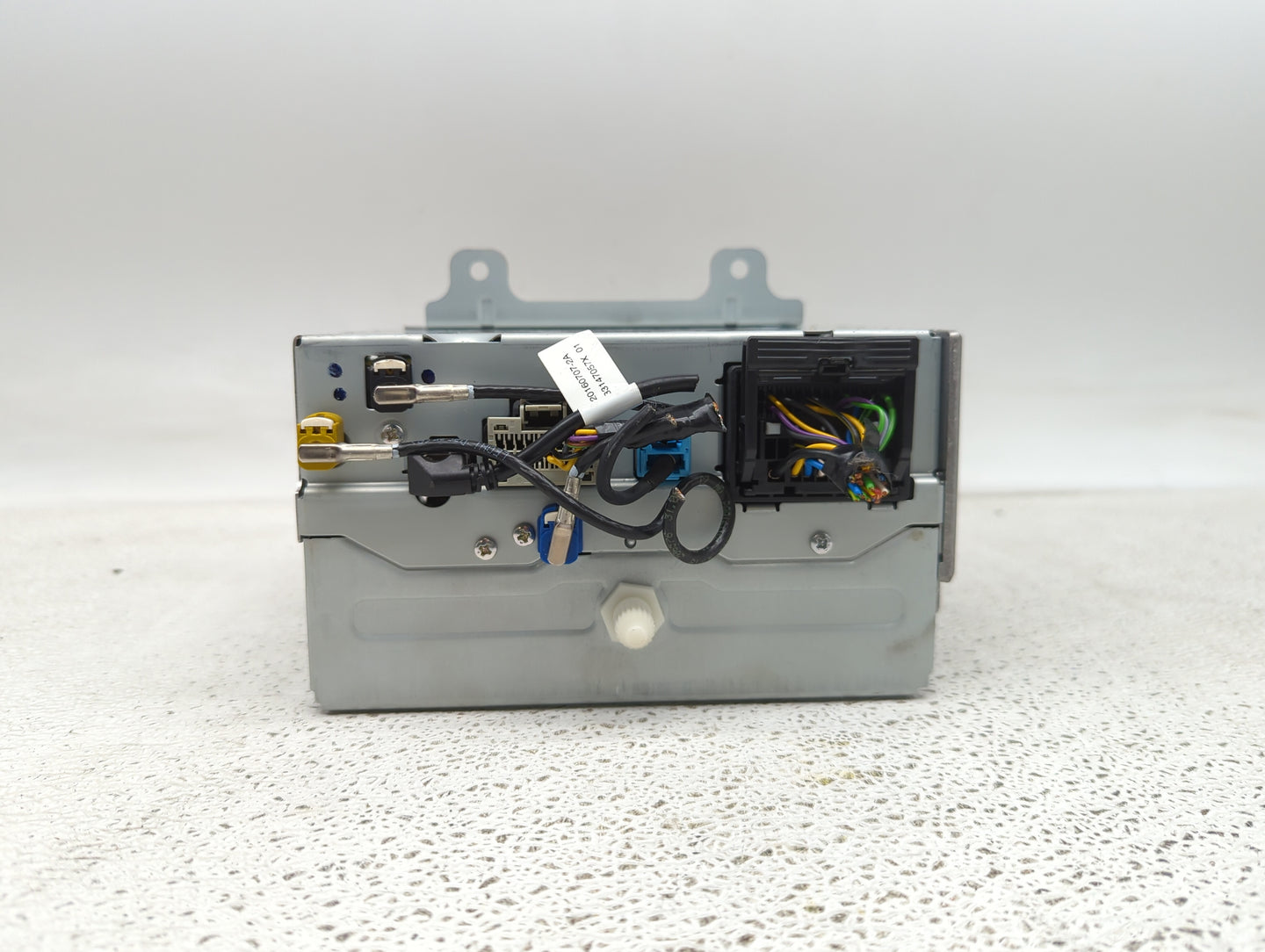 2018-2019 Buick Cascada Radio AM FM Cd Player Receiver Replacement P/N:84172897 Fits Fits 2018 2019 OEM Used Auto Parts - Oe