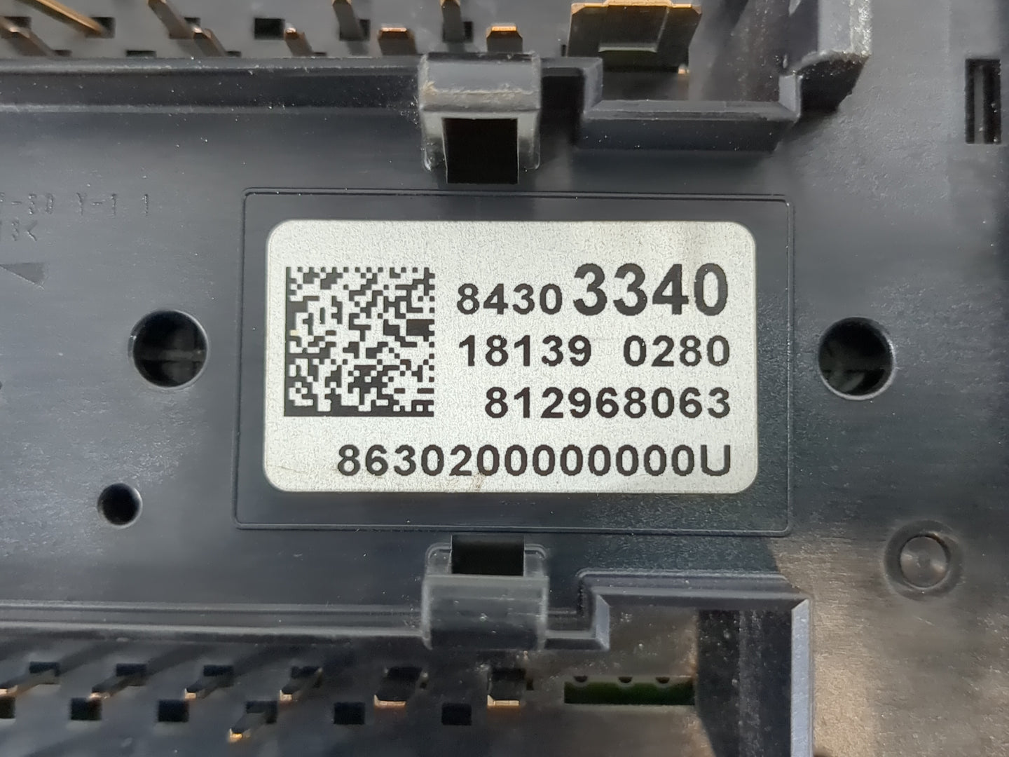 2019-2020 Buick Enclave Fusebox Fuse Box Panel Relay Module P/N:84303340 Fits Fits 2019 2020 2021 2022 OEM Used Auto Parts -