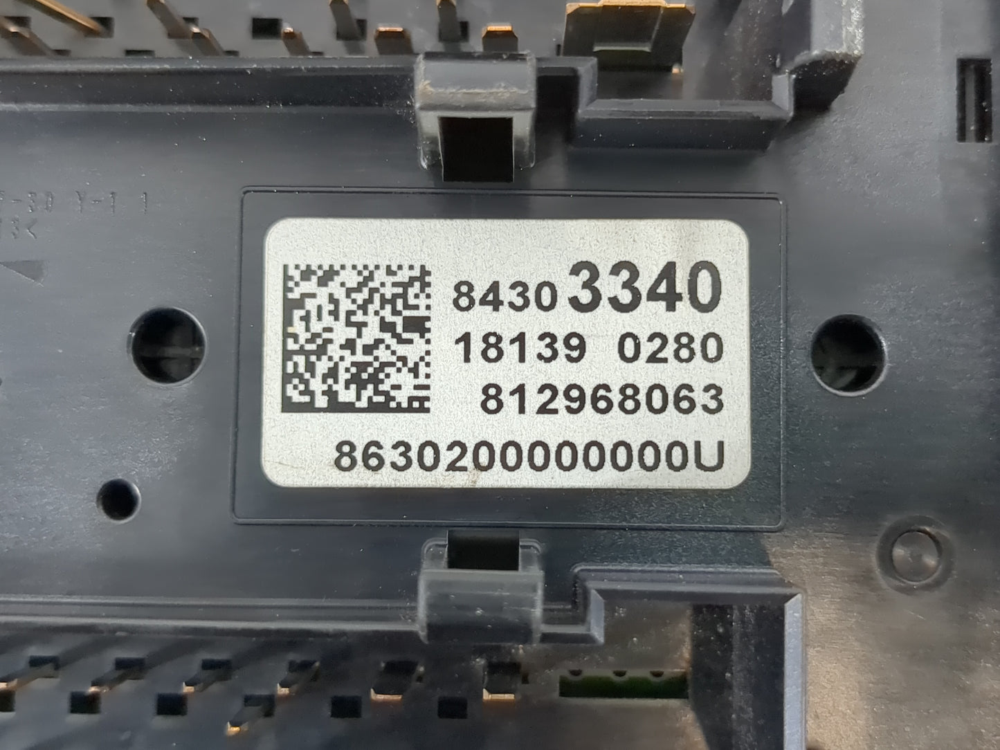 2019-2020 Buick Enclave Fusebox Fuse Box Panel Relay Module P/N:84303340 Fits Fits 2019 2020 2021 2022 OEM Used Auto Parts -