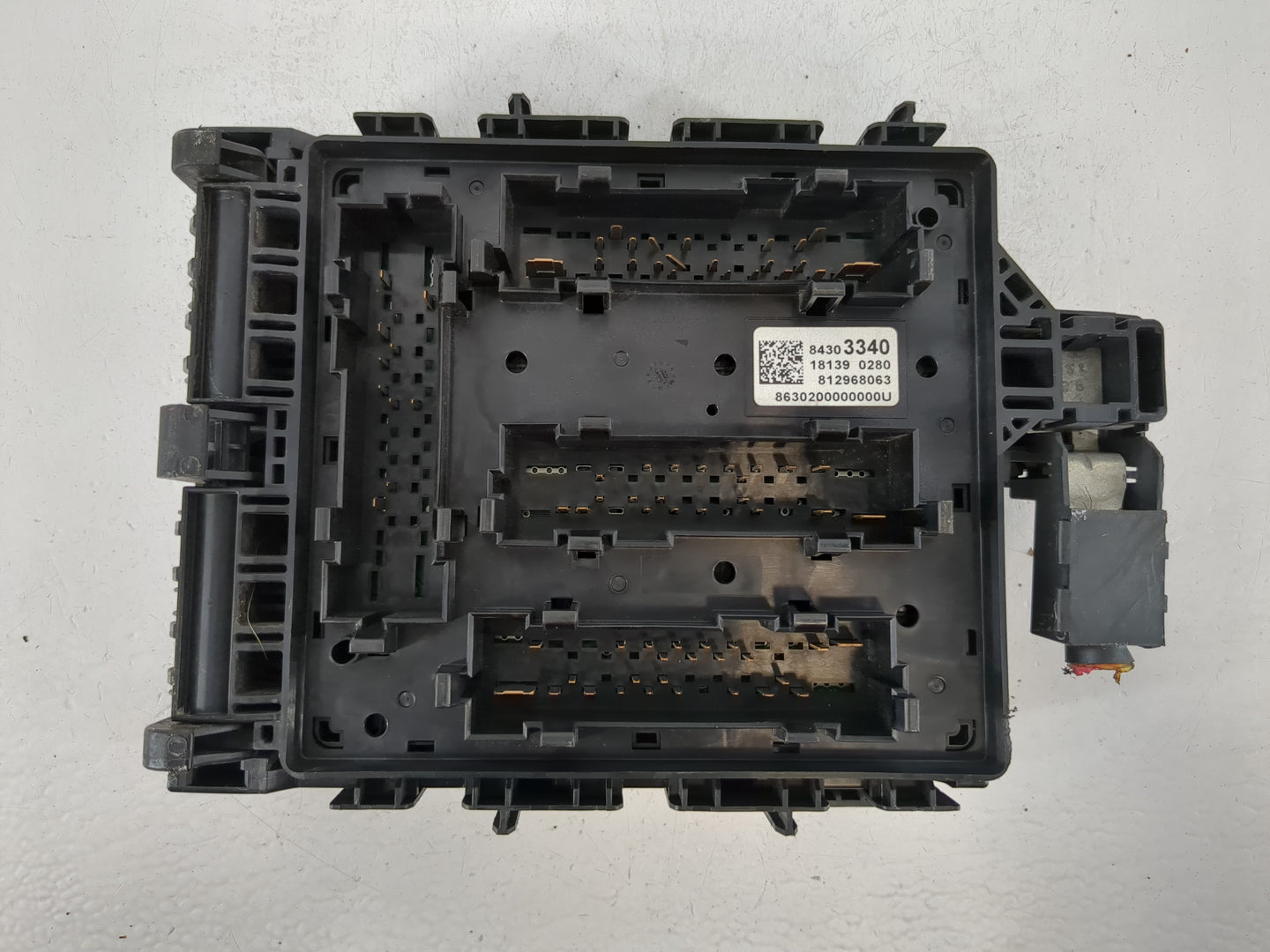 2019-2020 Buick Enclave Fusebox Fuse Box Panel Relay Module P/N:84303340 Fits Fits 2019 2020 2021 2022 OEM Used Auto Parts -