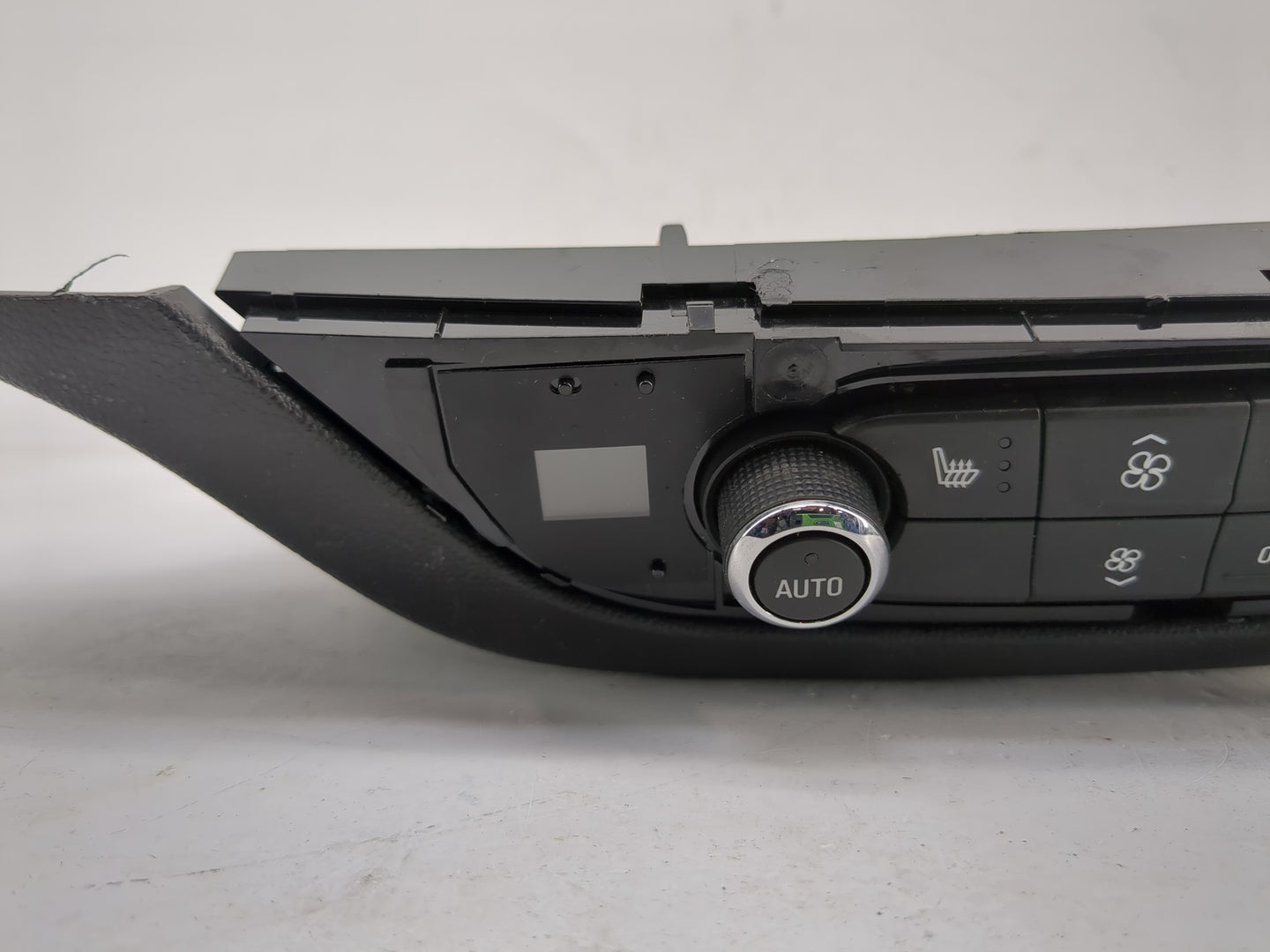 2018-2020 Buick Enclave Climate Control Module Temperature AC/Heater Replacement P/N:84497455 Fits Fits 2018 2019 2020 OEM U