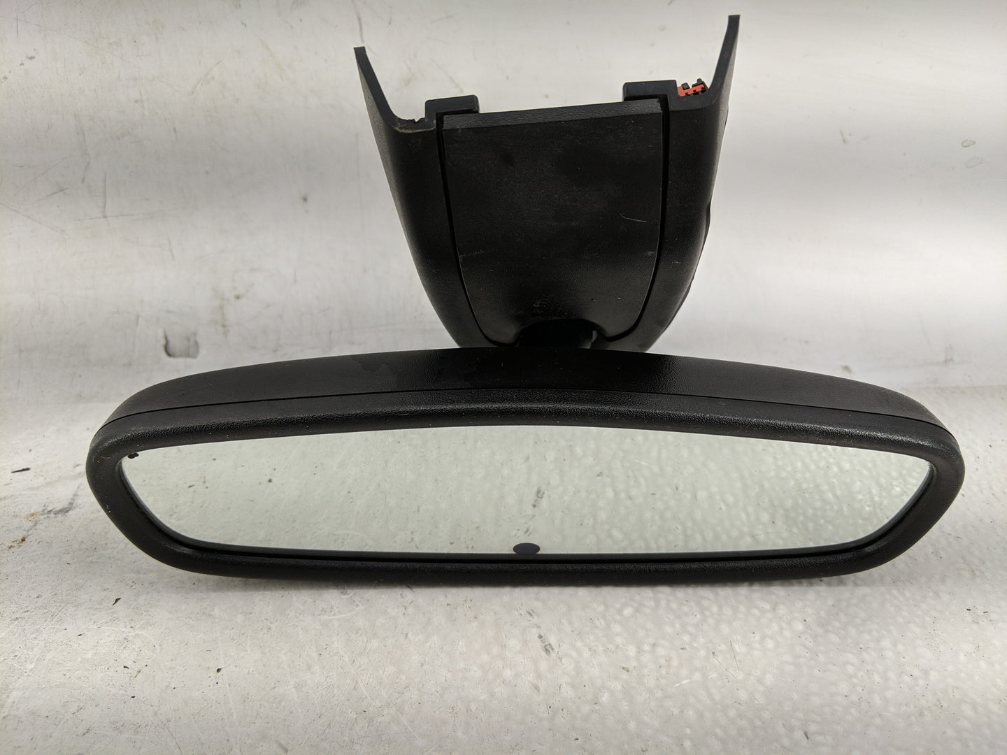 2018-2020 Buick Enclave Interior Rear View Mirror Replacement OEM P/N:13581081 Fits OEM Used Auto Parts - Oemusedautoparts1.
