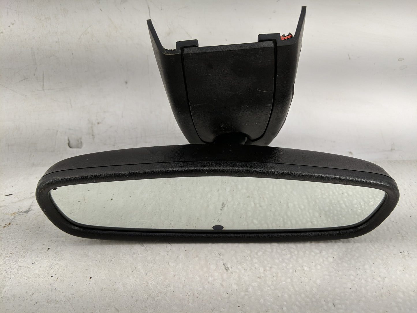 2018-2020 Buick Enclave Interior Rear View Mirror Replacement OEM P/N:13581081 Fits OEM Used Auto Parts - Oemusedautoparts1.
