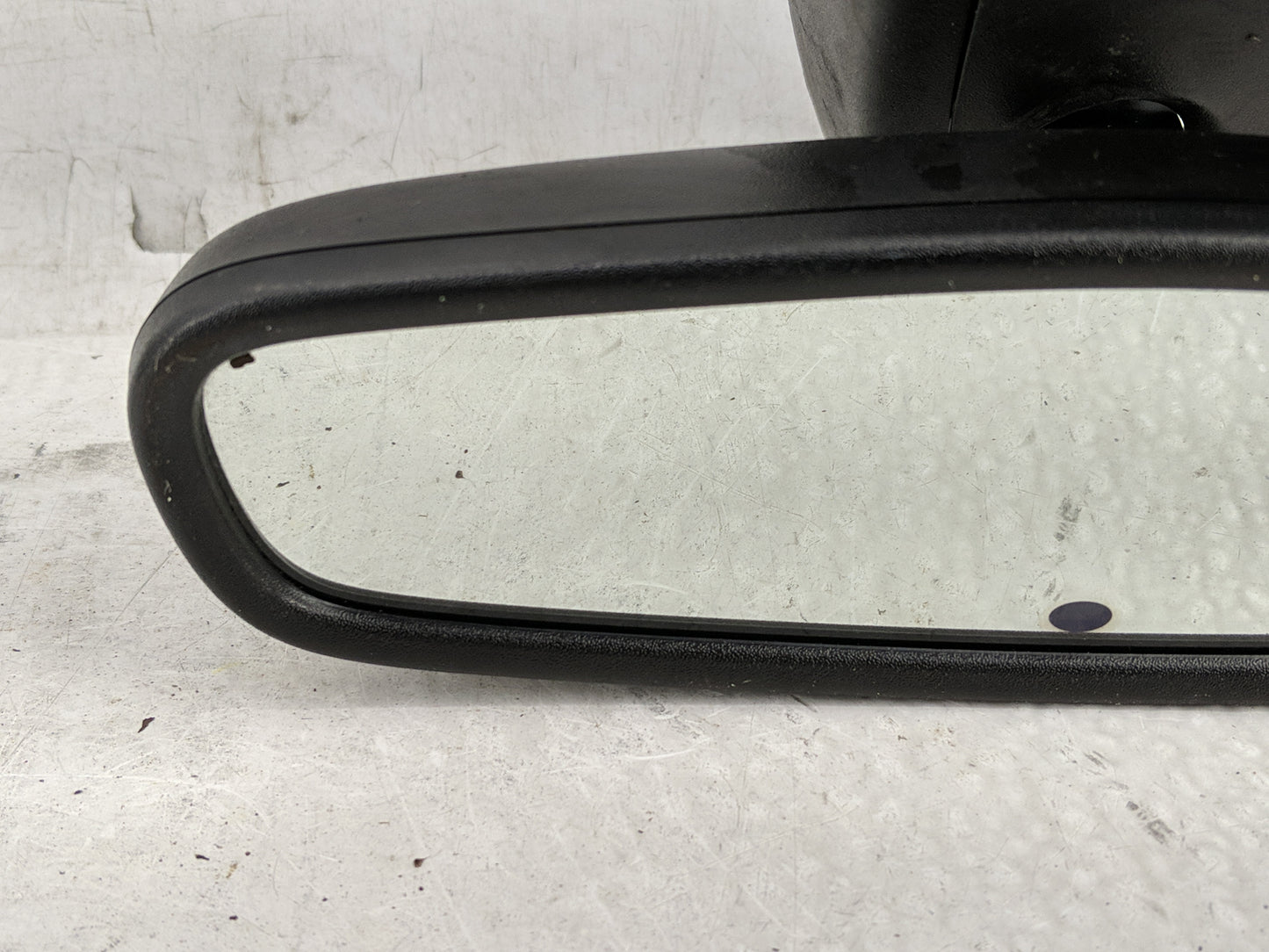 2018-2020 Buick Enclave Interior Rear View Mirror Replacement OEM P/N:13581081 Fits OEM Used Auto Parts - Oemusedautoparts1.