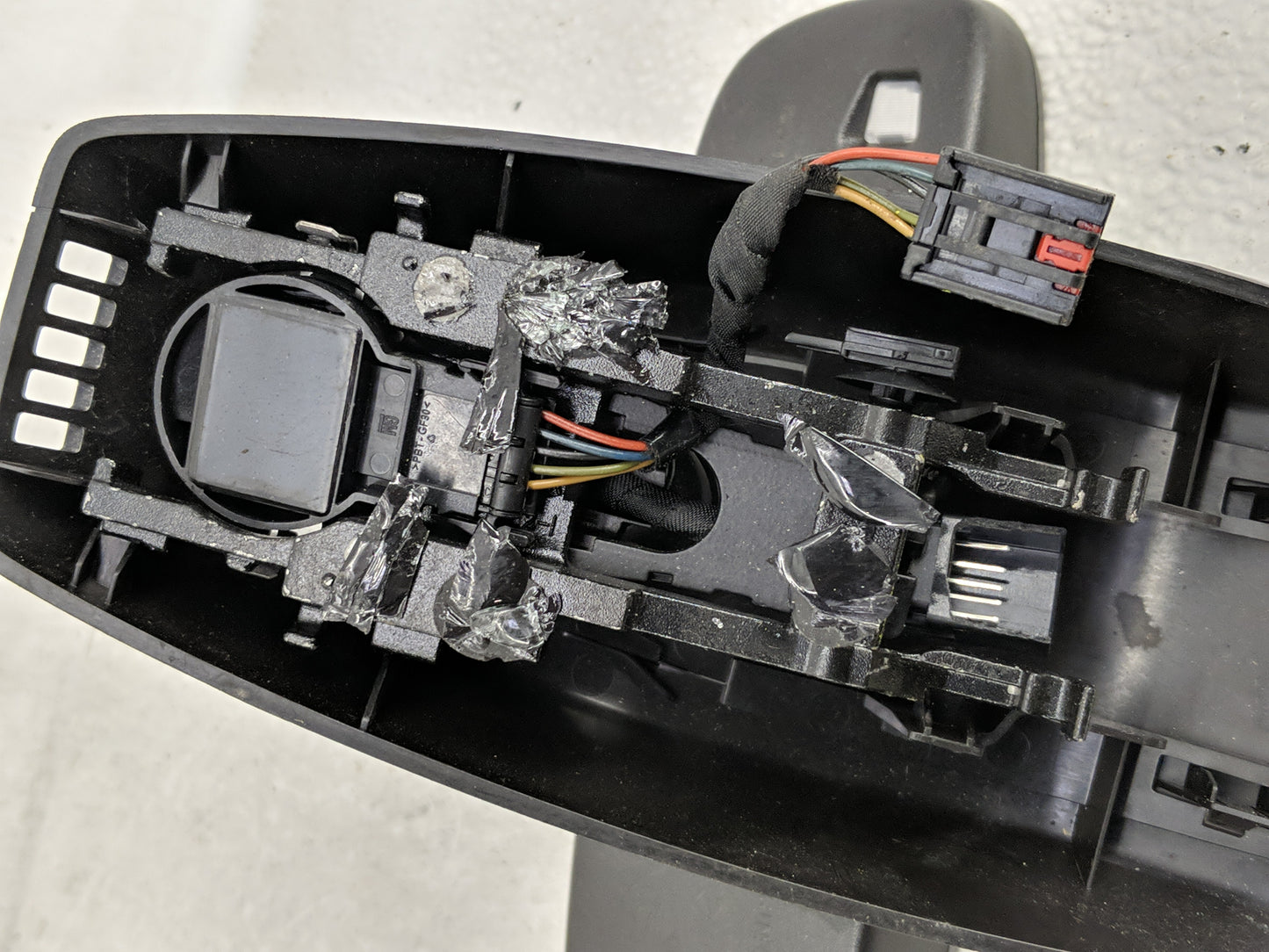 2018-2020 Buick Enclave Interior Rear View Mirror Replacement OEM P/N:13581081 Fits OEM Used Auto Parts - Oemusedautoparts1.