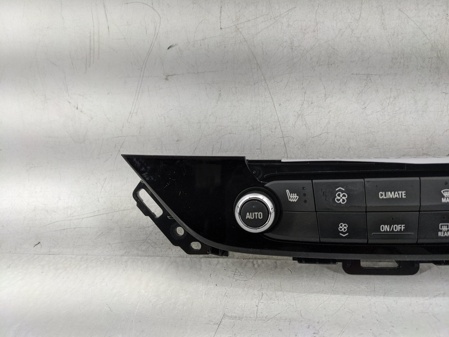 2018-2020 Buick Enclave Climate Control Module Temperature AC/Heater Replacement P/N:811030956 84497455 Fits Fits 2018 2019 