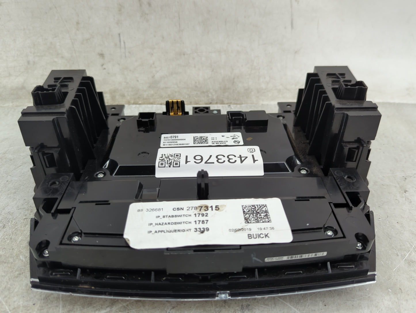 2018-2019 Buick Enclave Radio AM FM Cd Player Receiver Replacement P/N:84570791 Fits Fits 2018 2019 OEM Used Auto Parts - Oe
