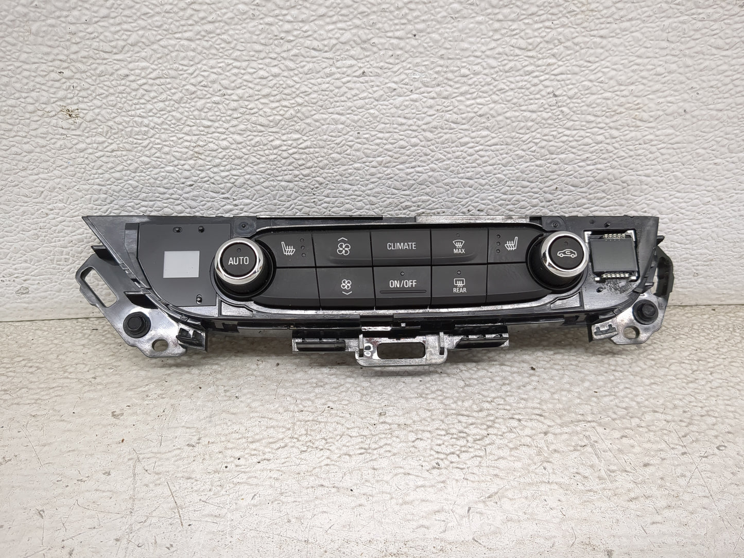 2018-2020 Buick Enclave Climate Control Module Temperature AC/Heater Replacement P/N:84320470 Fits Fits 2018 2019 2020 OEM U