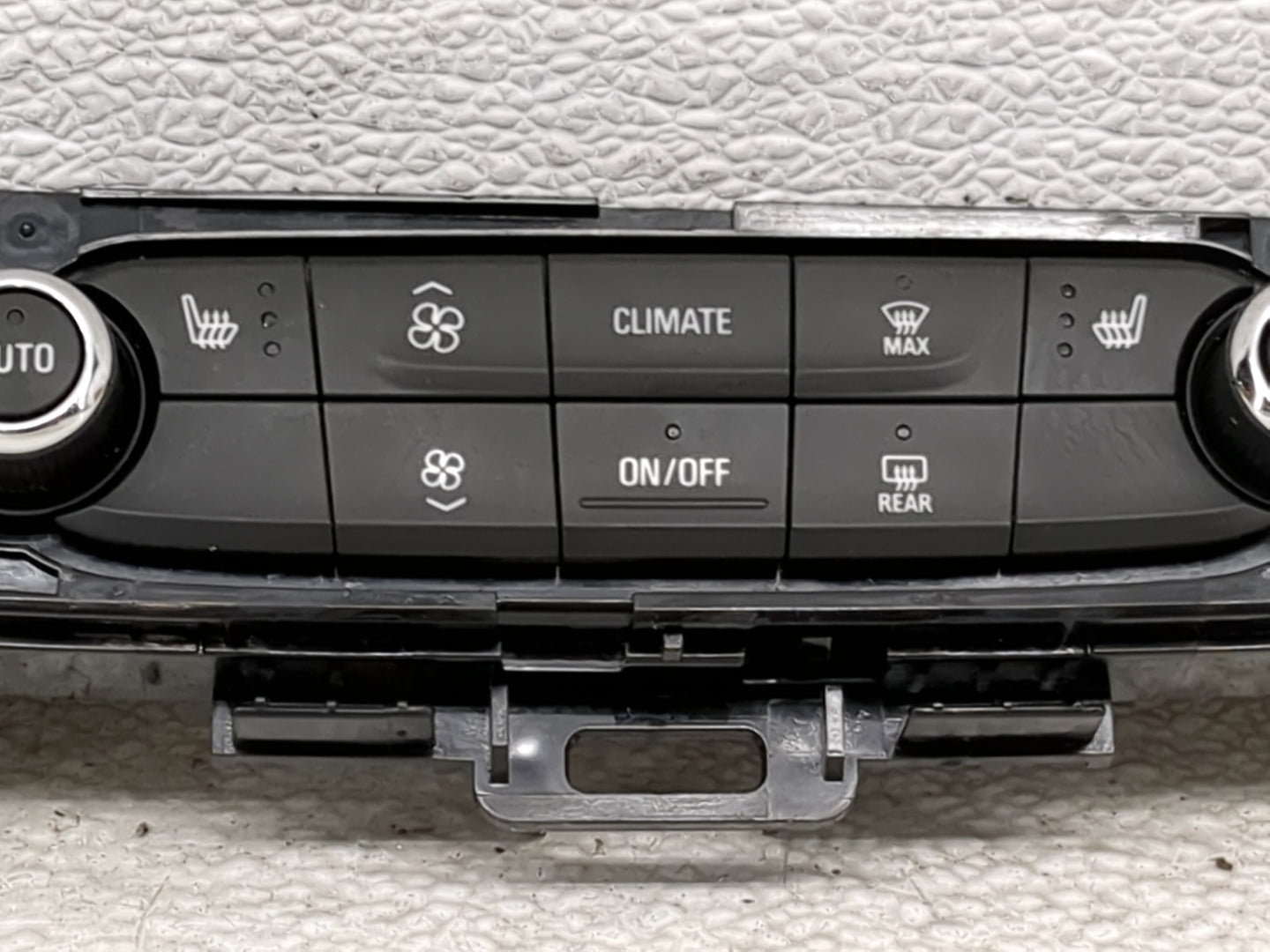 2018-2020 Buick Enclave Climate Control Module Temperature AC/Heater Replacement P/N:84320470 Fits Fits 2018 2019 2020 OEM U