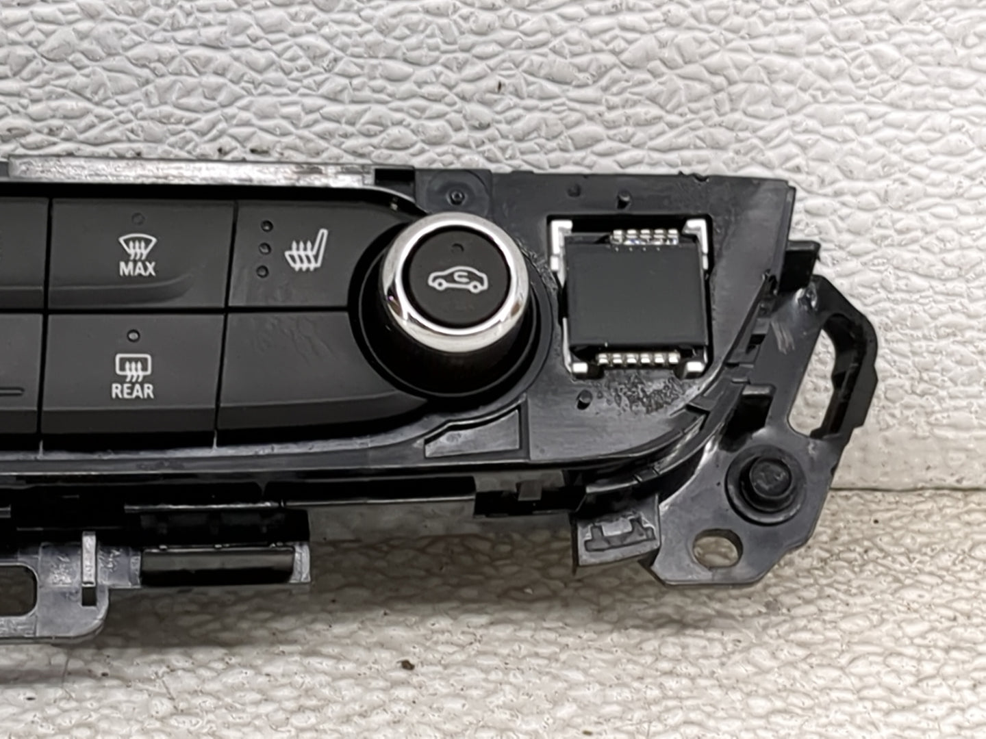 2018-2020 Buick Enclave Climate Control Module Temperature AC/Heater Replacement P/N:84320470 Fits Fits 2018 2019 2020 OEM U