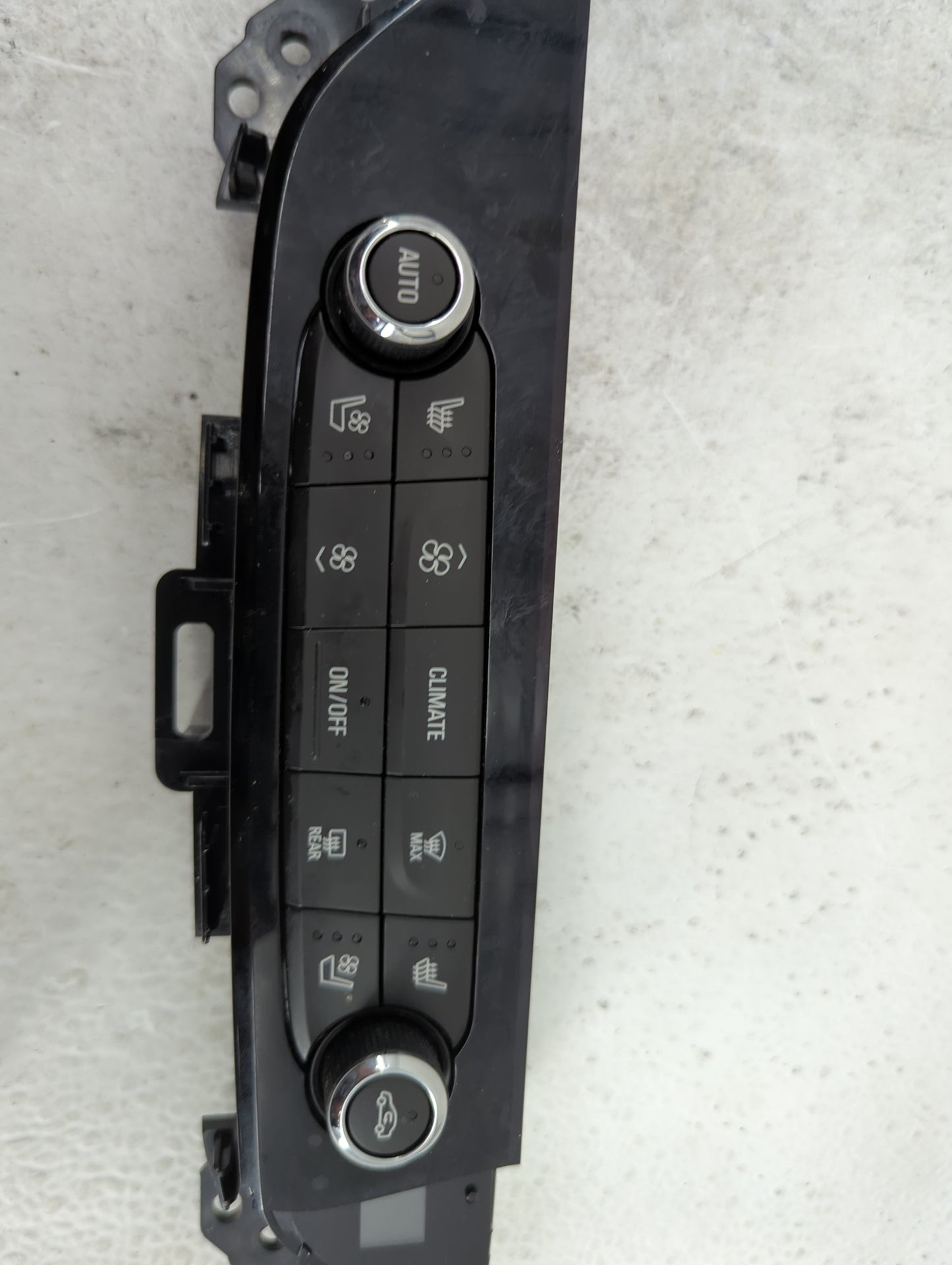 2018-2020 Buick Enclave Climate Control Module Temperature AC/Heater Replacement P/N:84320469 7370200000X Fits Fits 2018 201