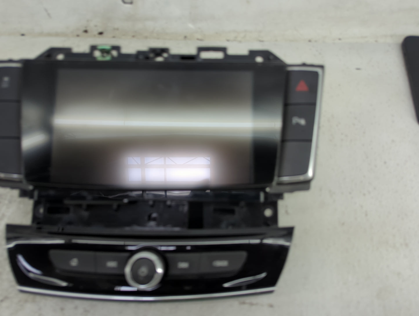 2018-2019 Buick Enclave Radio AM FM Cd Player Receiver Replacement P/N:84570791 7370100000000X, 811030956 Fits Fits 2018 201