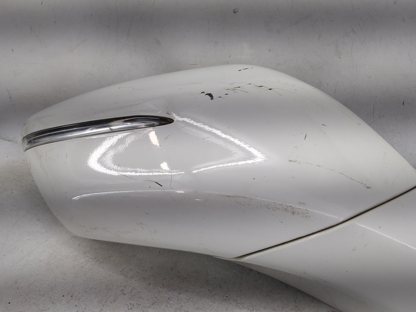 2018-2019 Buick Enclave Passenger Right Side View Manual Door Mirror - Oemusedautoparts1.com