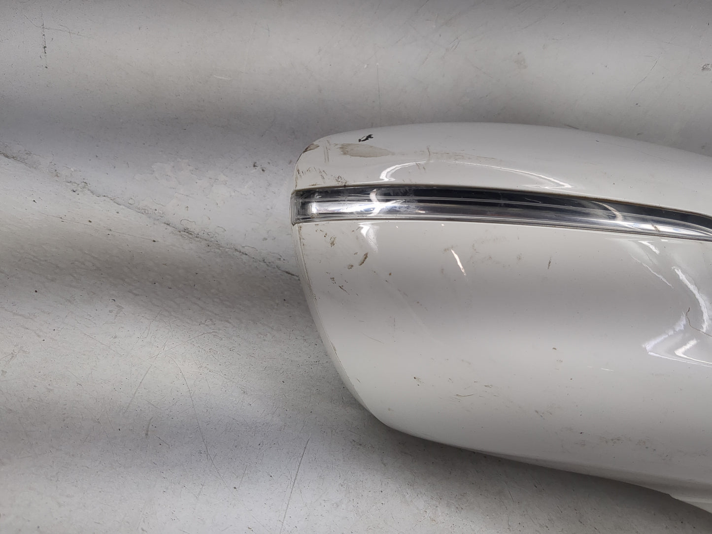2018-2019 Buick Enclave Passenger Right Side View Manual Door Mirror - Oemusedautoparts1.com