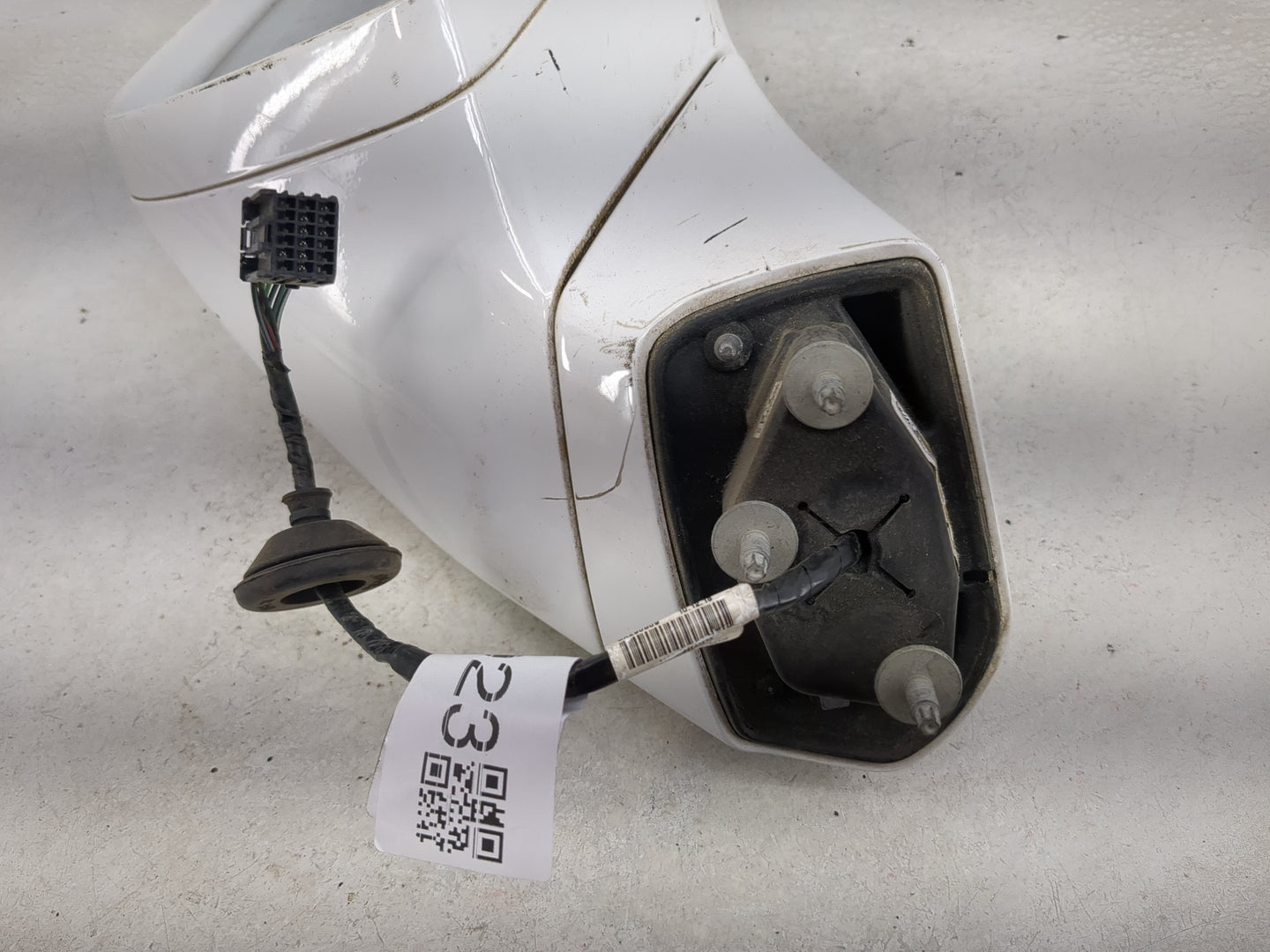 2018-2019 Buick Enclave Passenger Right Side View Manual Door Mirror - Oemusedautoparts1.com