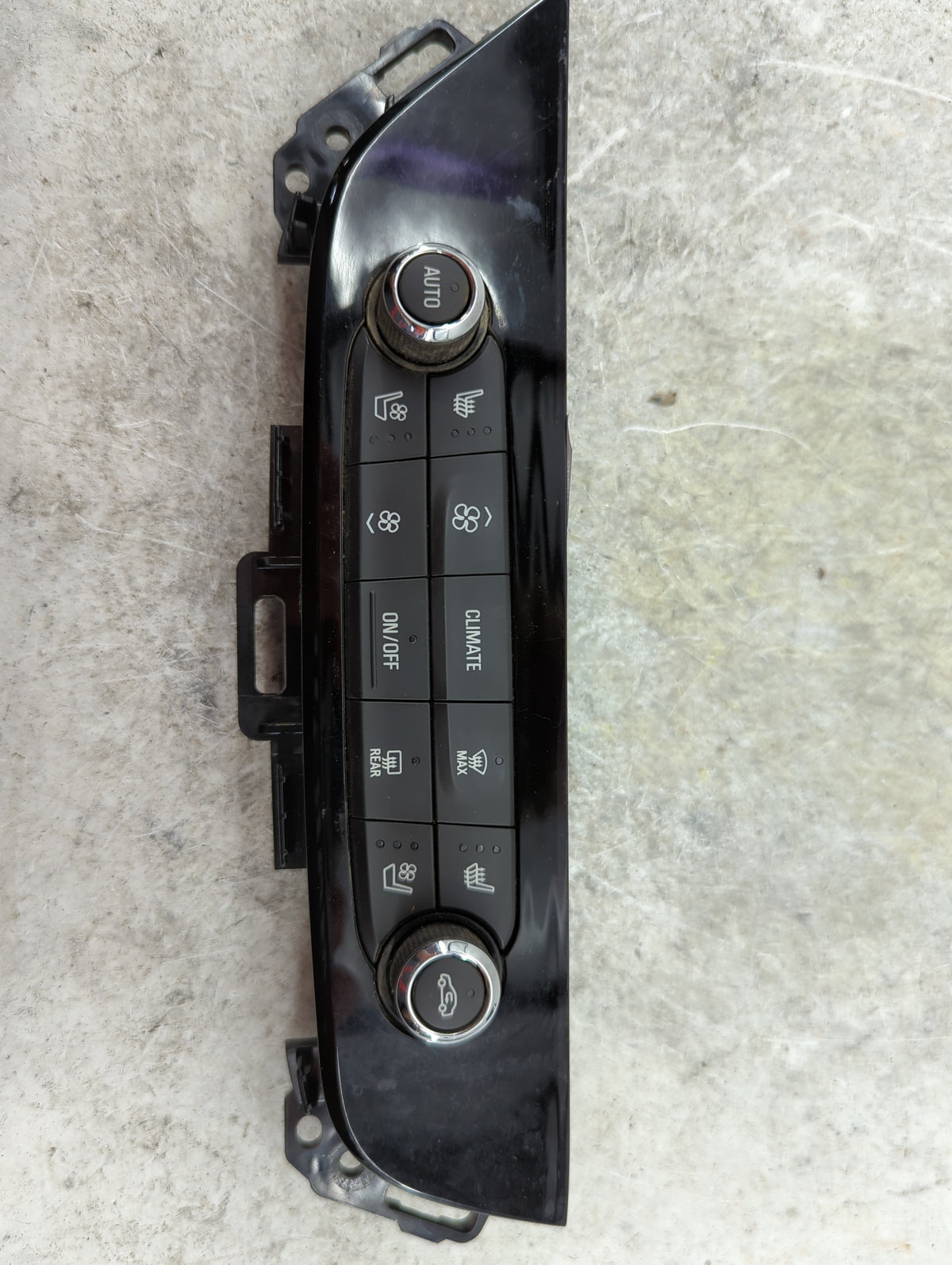 2018-2020 Buick Enclave Climate Control Module Temperature AC/Heater Replacement P/N:84320469 7370200000000X Fits OEM Used A
