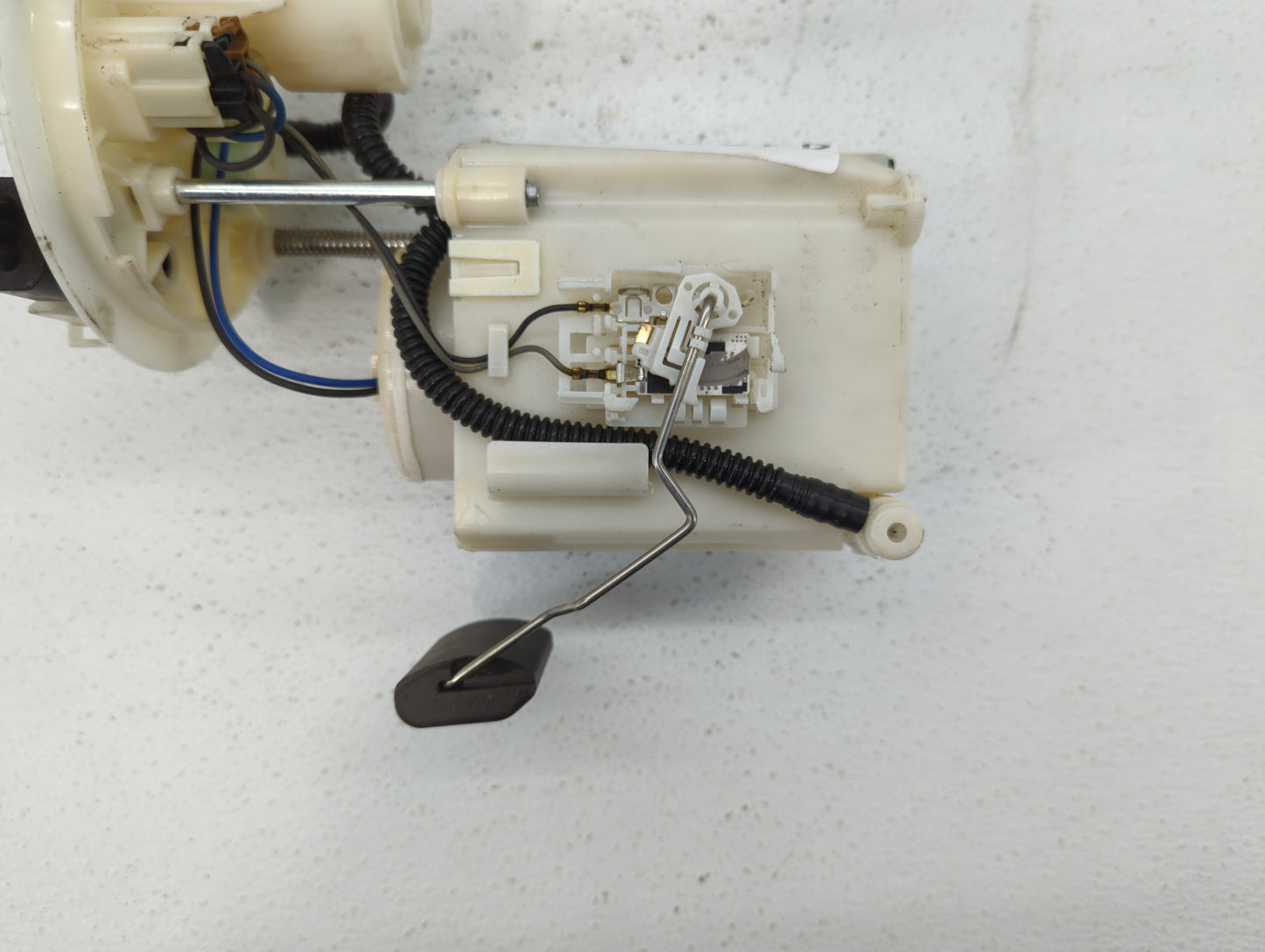 2018-2019 Buick Enclave Electrical Gas Fuel Pump Assembly - Oemusedautoparts1.com