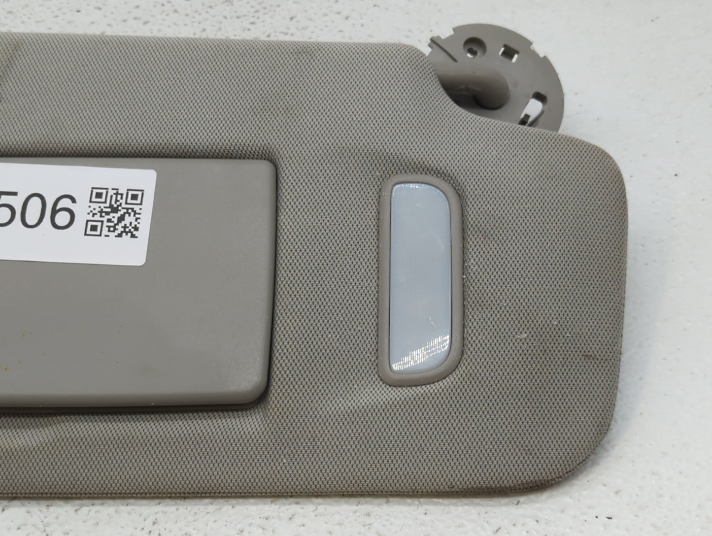 2018-2020 Buick Enclave Sun Visor Shade Replacement Passenger Right Mirror Fits Fits 2018 2019 2020 OEM Used Auto Parts - Oe