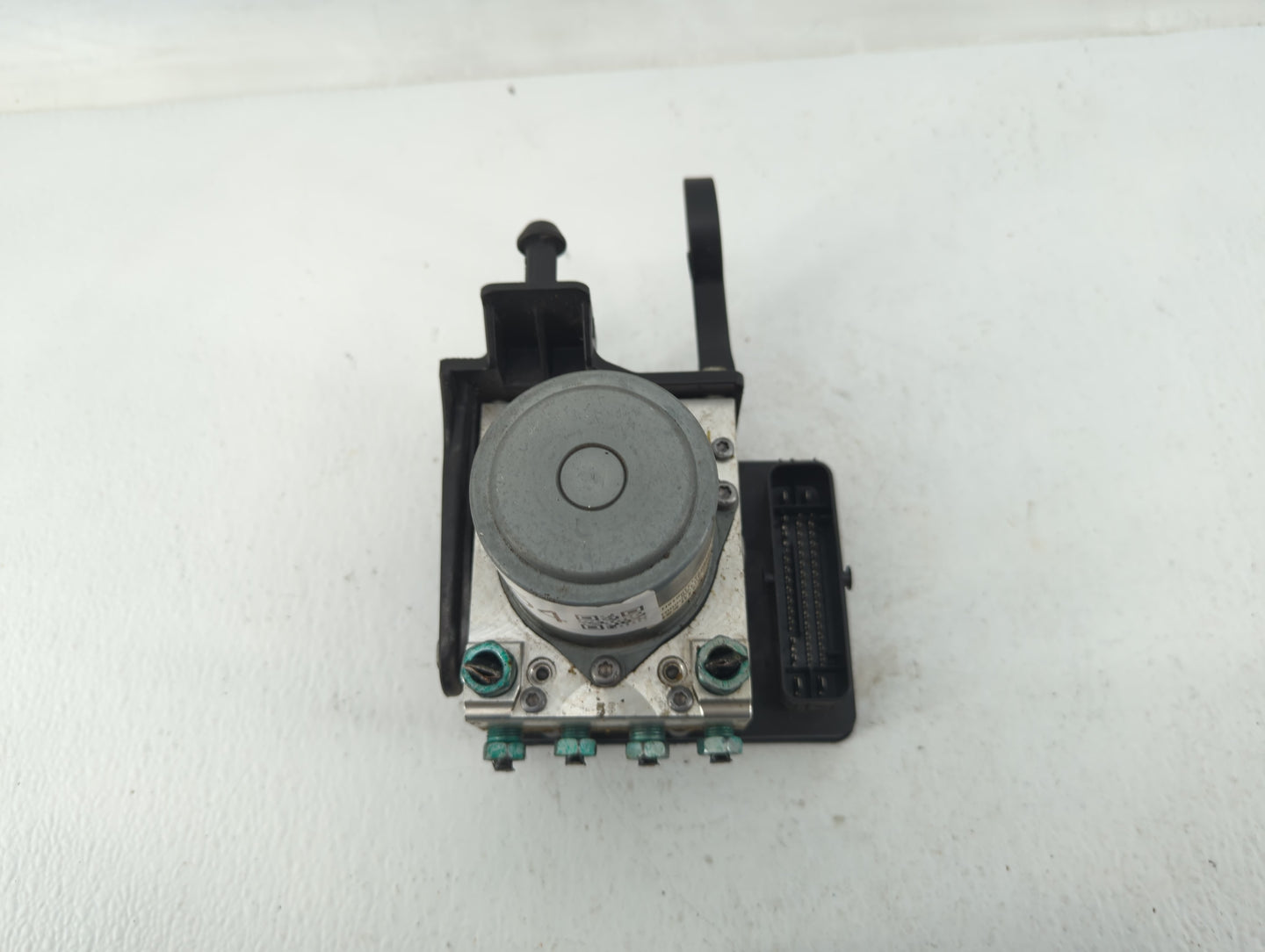 2019 Buick Enclave ABS Pump Control Module Replacement P/N:84503310 84502698 Fits Fits 2020 2021 2022 OEM Used Auto Parts - 