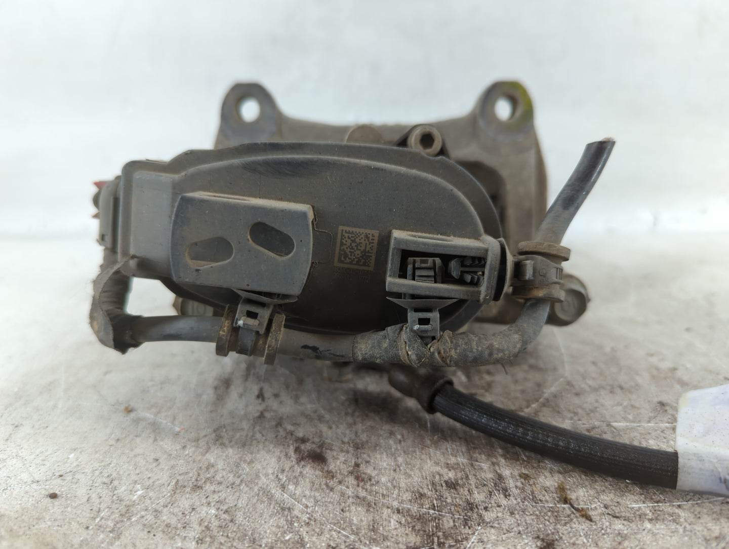 2018-2020 Buick Enclave Front Passenger Right Brake Caliper - Oemusedautoparts1.com