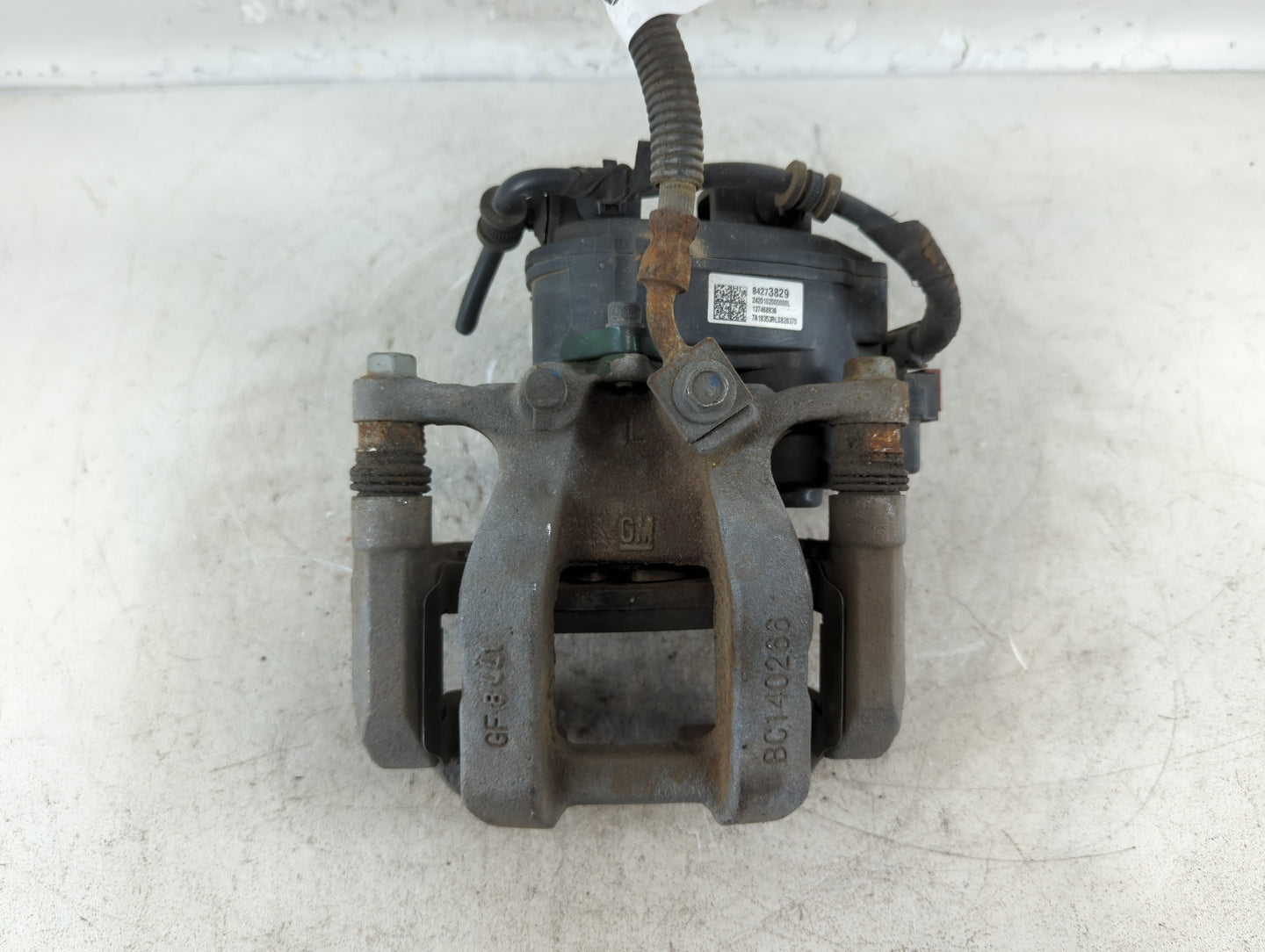 2018-2020 Buick Enclave Front Driver Left Brake Caliper - Oemusedautoparts1.com