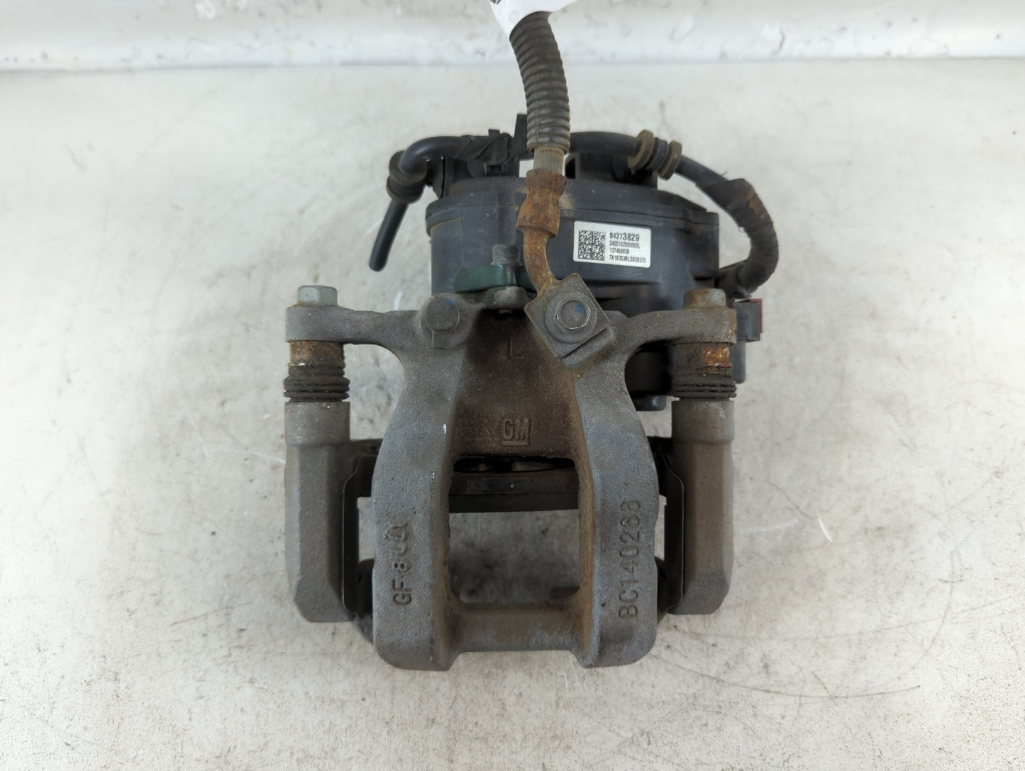 2018-2020 Buick Enclave Front Driver Left Brake Caliper - Oemusedautoparts1.com