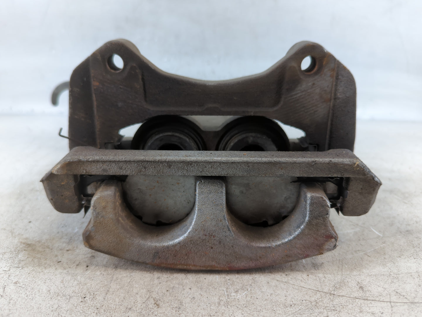2018-2020 Buick Enclave Front Passenger Right Brake Caliper - Oemusedautoparts1.com