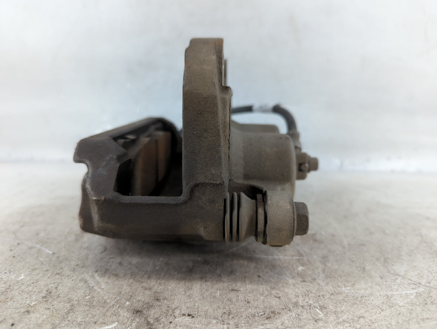 2018-2020 Buick Enclave Front Passenger Right Brake Caliper - Oemusedautoparts1.com