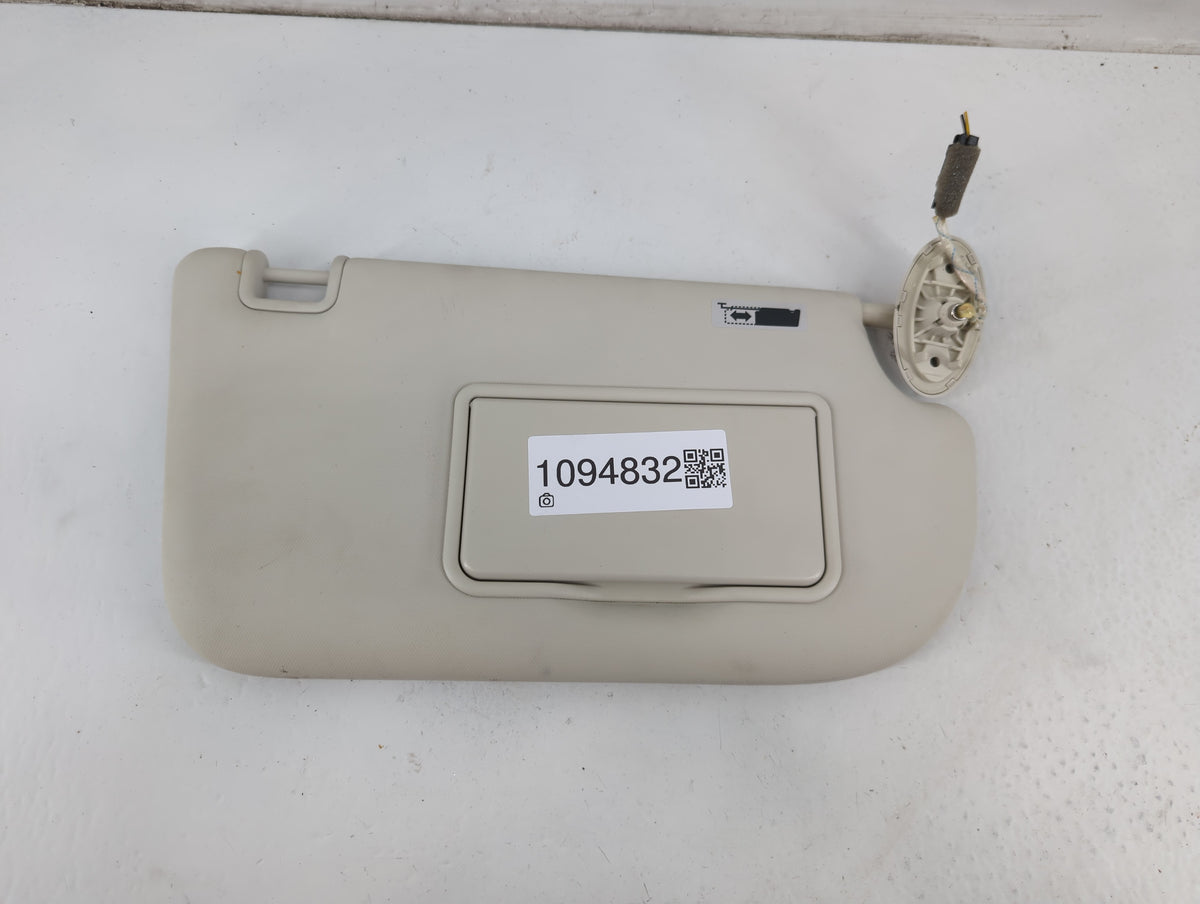 2019 Buick Encore Sun Visor Shade Replacement Passenger Right Mirror Fits Fits 2013 2014 2015 2016 2017 2018 OEM Used Auto P