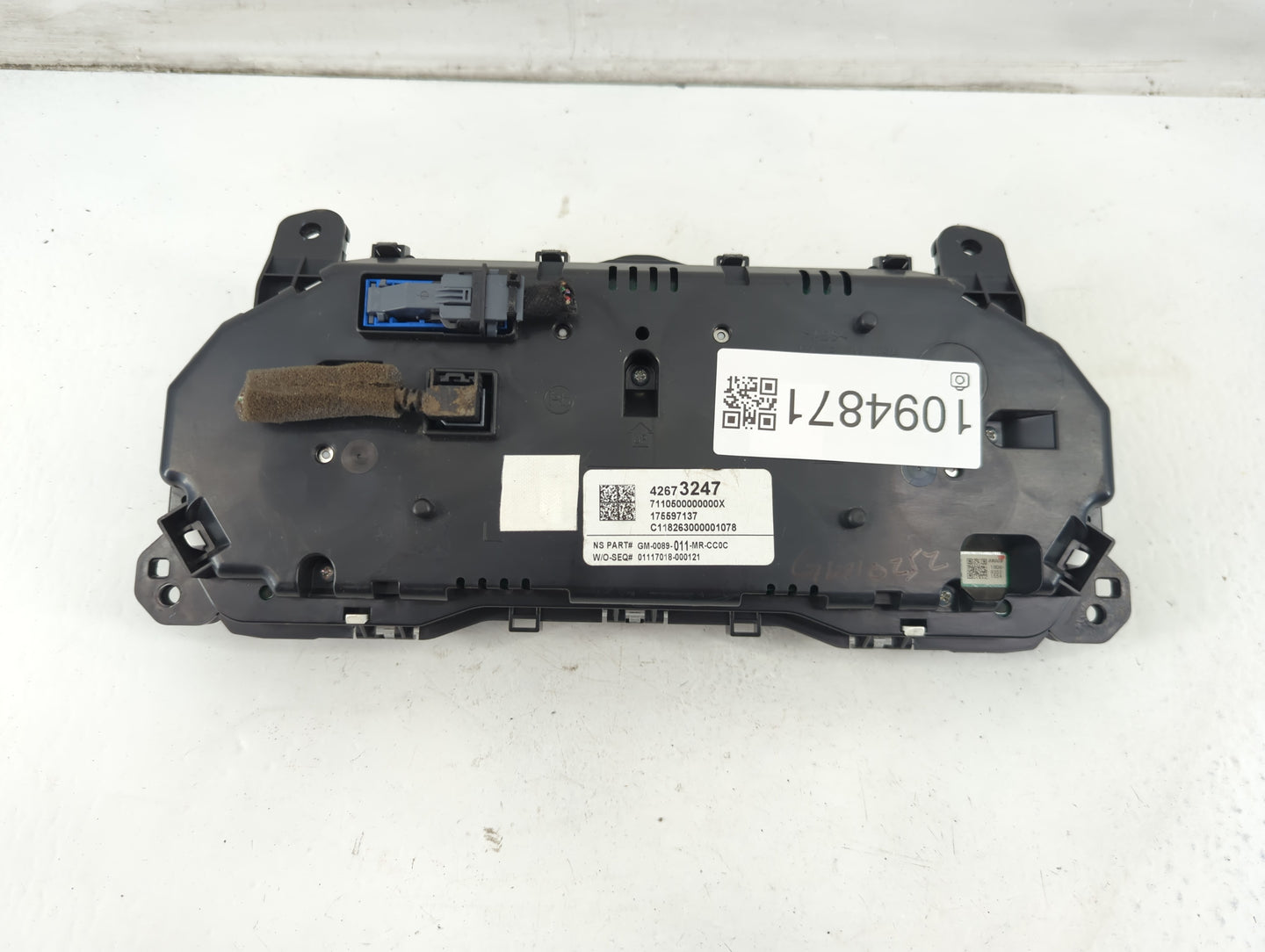 2019-2021 Buick Encore Instrument Cluster Speedometer Gauges P/N:42673247 Fits Fits 2019 2020 2021 OEM Used Auto Parts - Oem