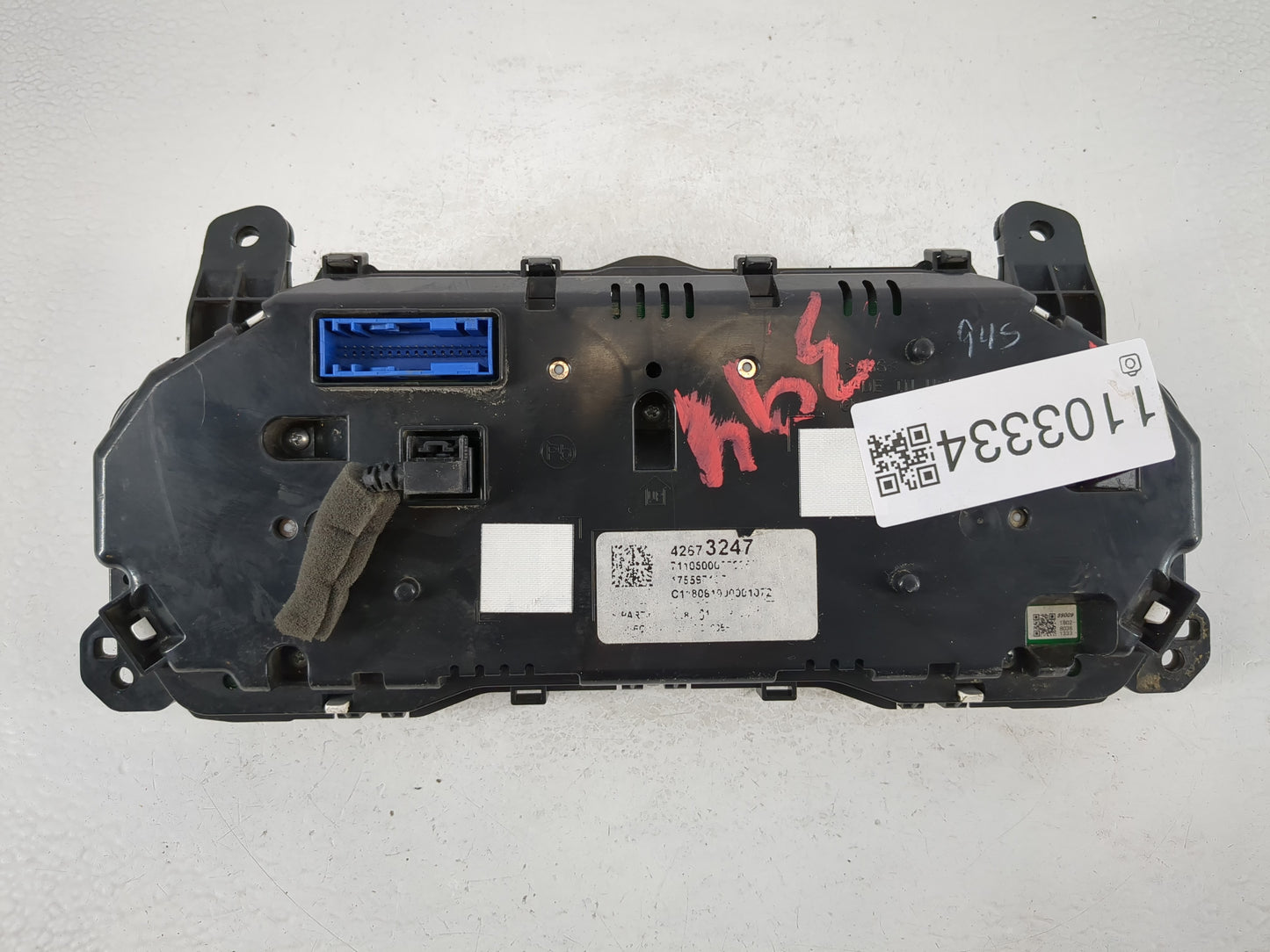 2019-2021 Buick Encore Instrument Cluster Speedometer Gauges P/N:42673247 Fits Fits 2019 2020 2021 OEM Used Auto Parts - Oem