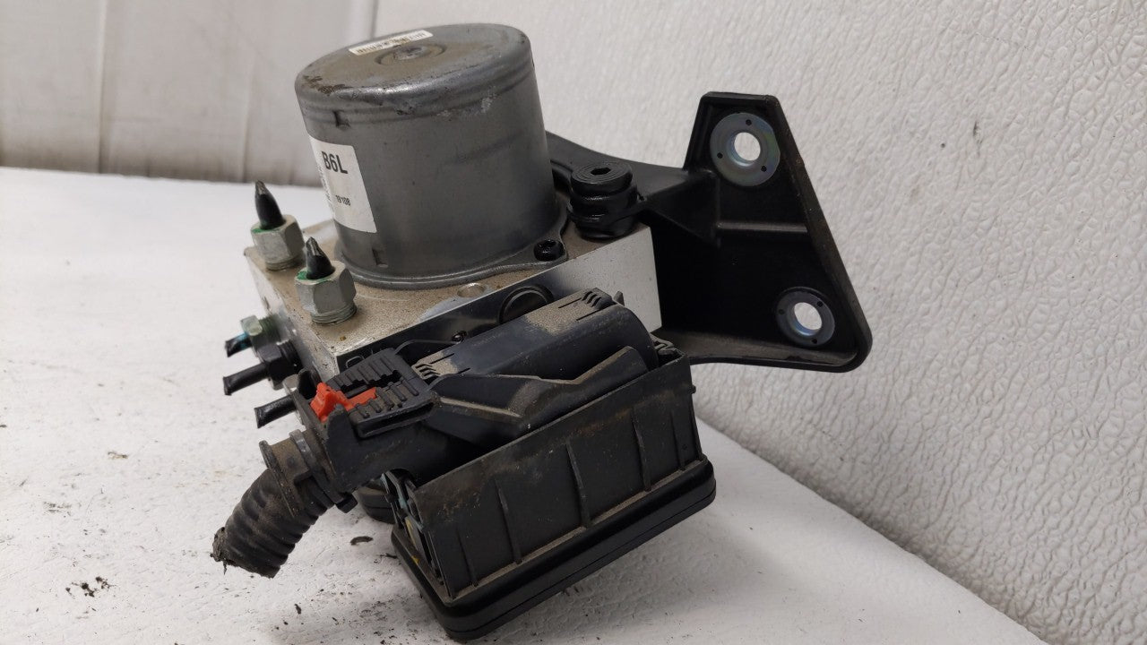 2017-2021 Buick Encore ABS Pump Control Module Replacement P/N:42643519 Fits Fits 2017 2018 2019 2020 2021 OEM Used Auto Par