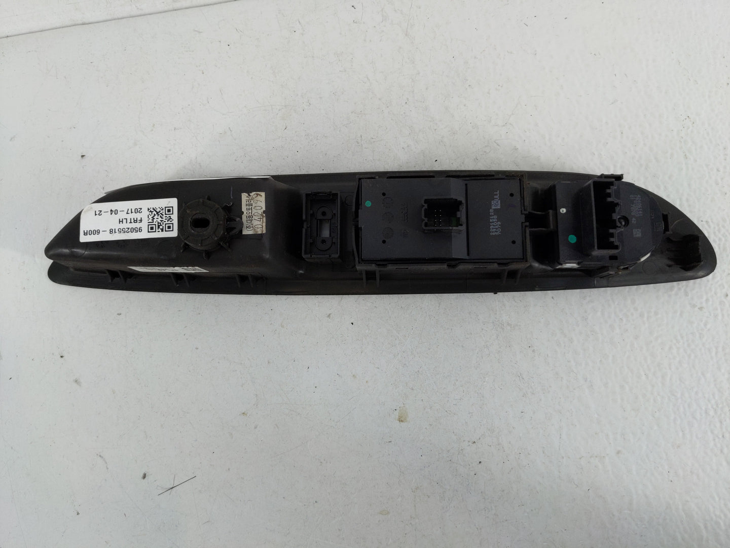 2017-2020 Buick Encore Master Power Window Switch Replacement Driver Side Left P/N:22915123 Fits Fits 2017 2018 2019 2020 OE