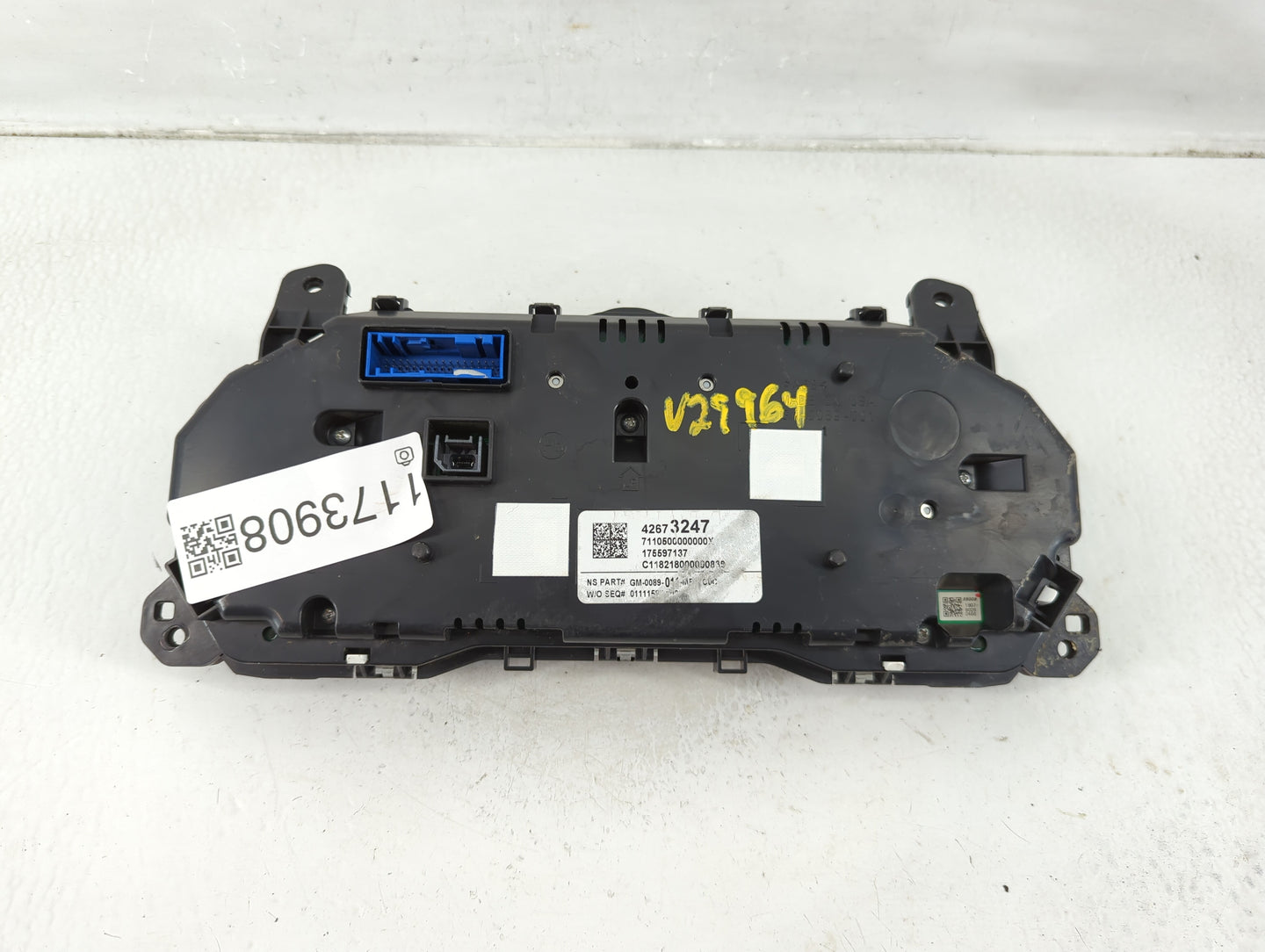 2019-2021 Buick Encore Instrument Cluster Speedometer Gauges P/N:42673247 Fits Fits 2019 2020 2021 OEM Used Auto Parts - Oem