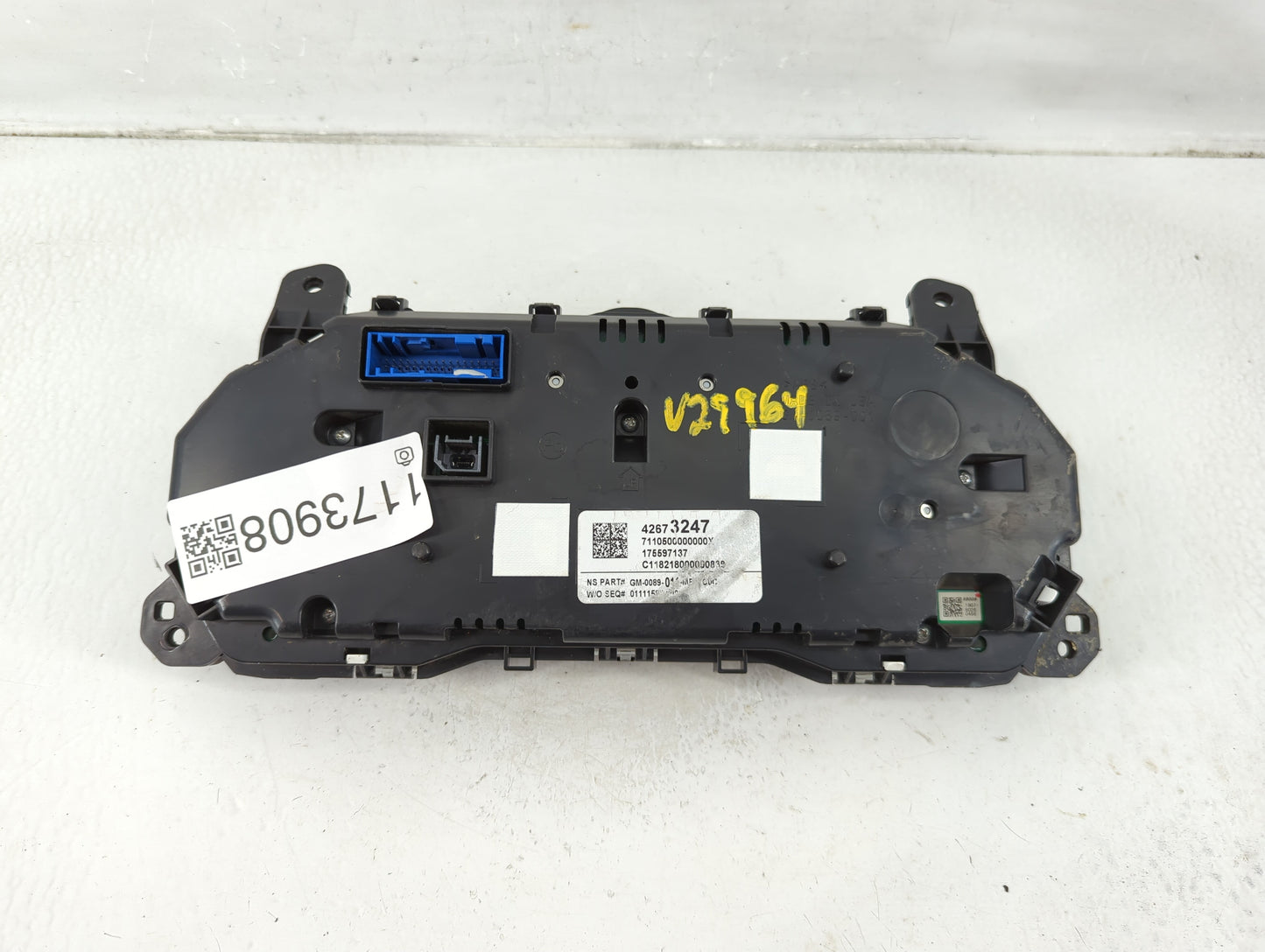 2019-2021 Buick Encore Instrument Cluster Speedometer Gauges P/N:42673247 Fits Fits 2019 2020 2021 OEM Used Auto Parts - Oem