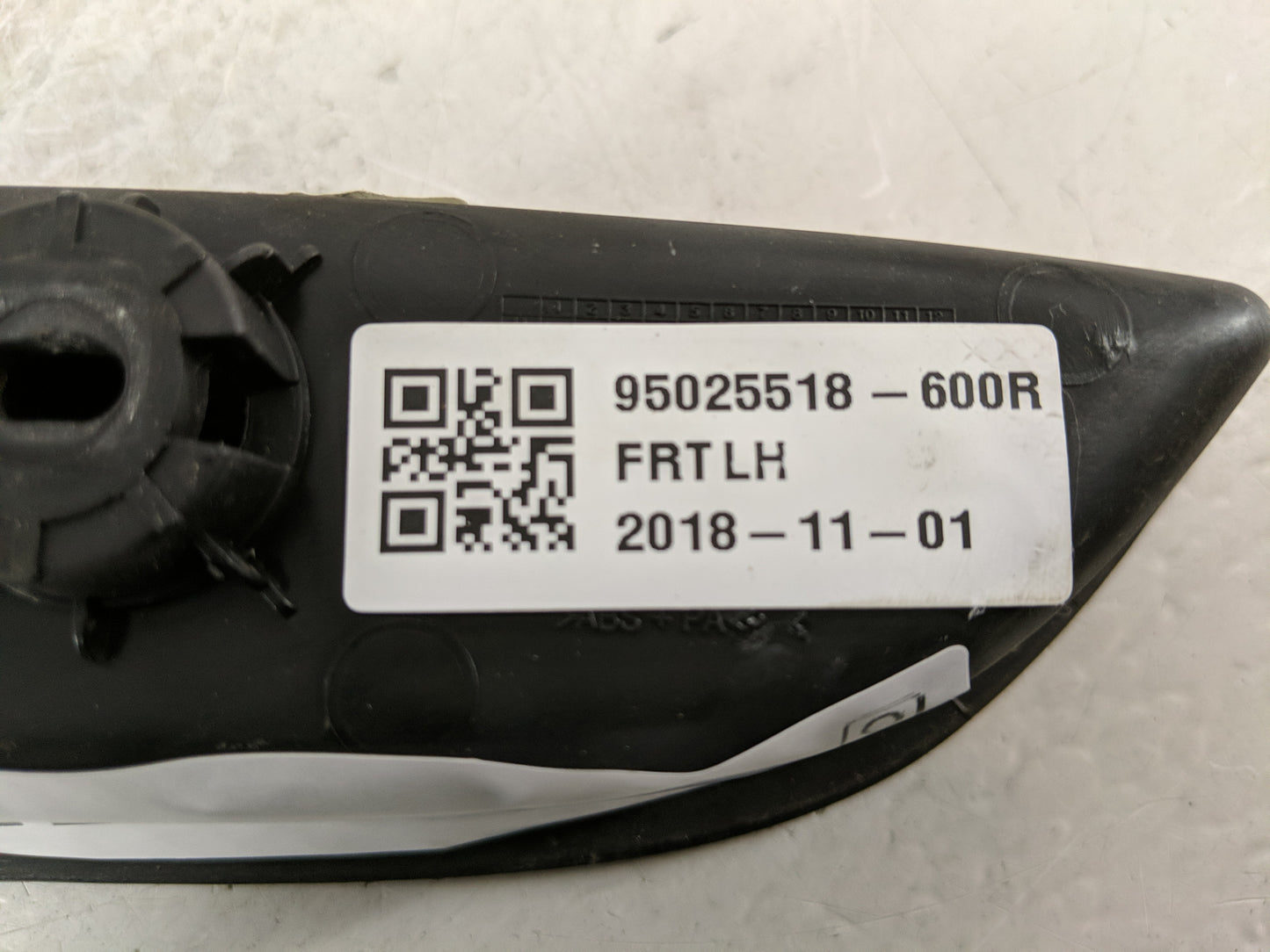 2017-2020 Buick Encore Master Power Window Switch Replacement Driver Side Left P/N:95025518-600R Fits Fits 2017 2018 2019 20