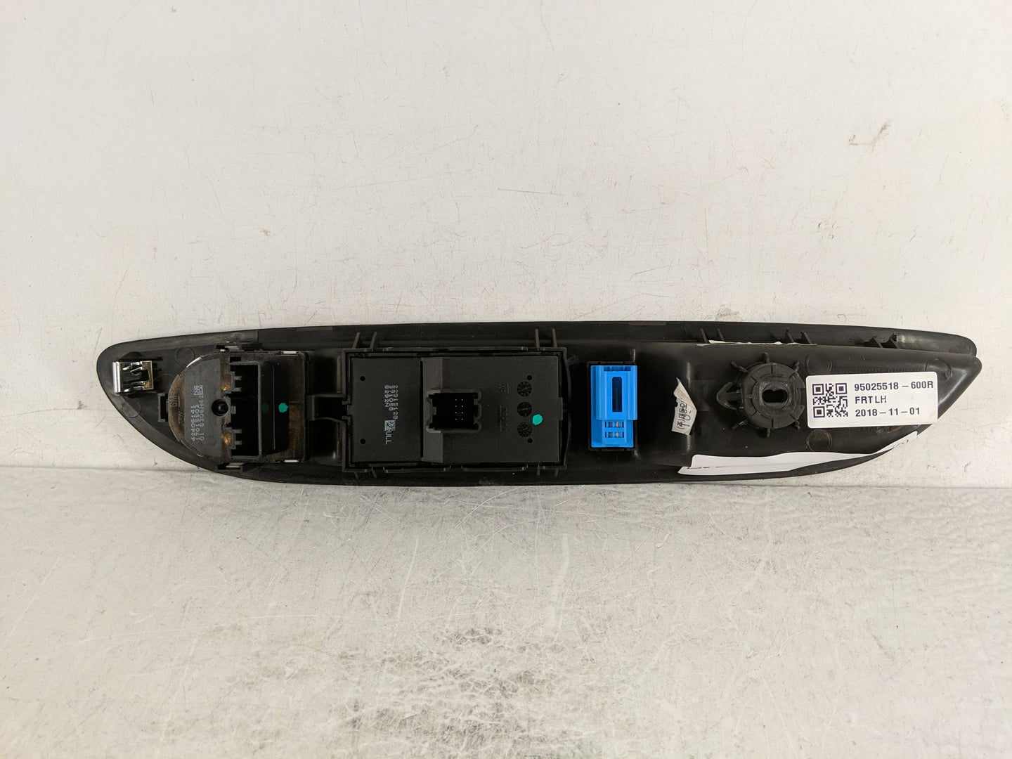 2017-2020 Buick Encore Master Power Window Switch Replacement Driver Side Left P/N:95025518-600R Fits Fits 2017 2018 2019 20
