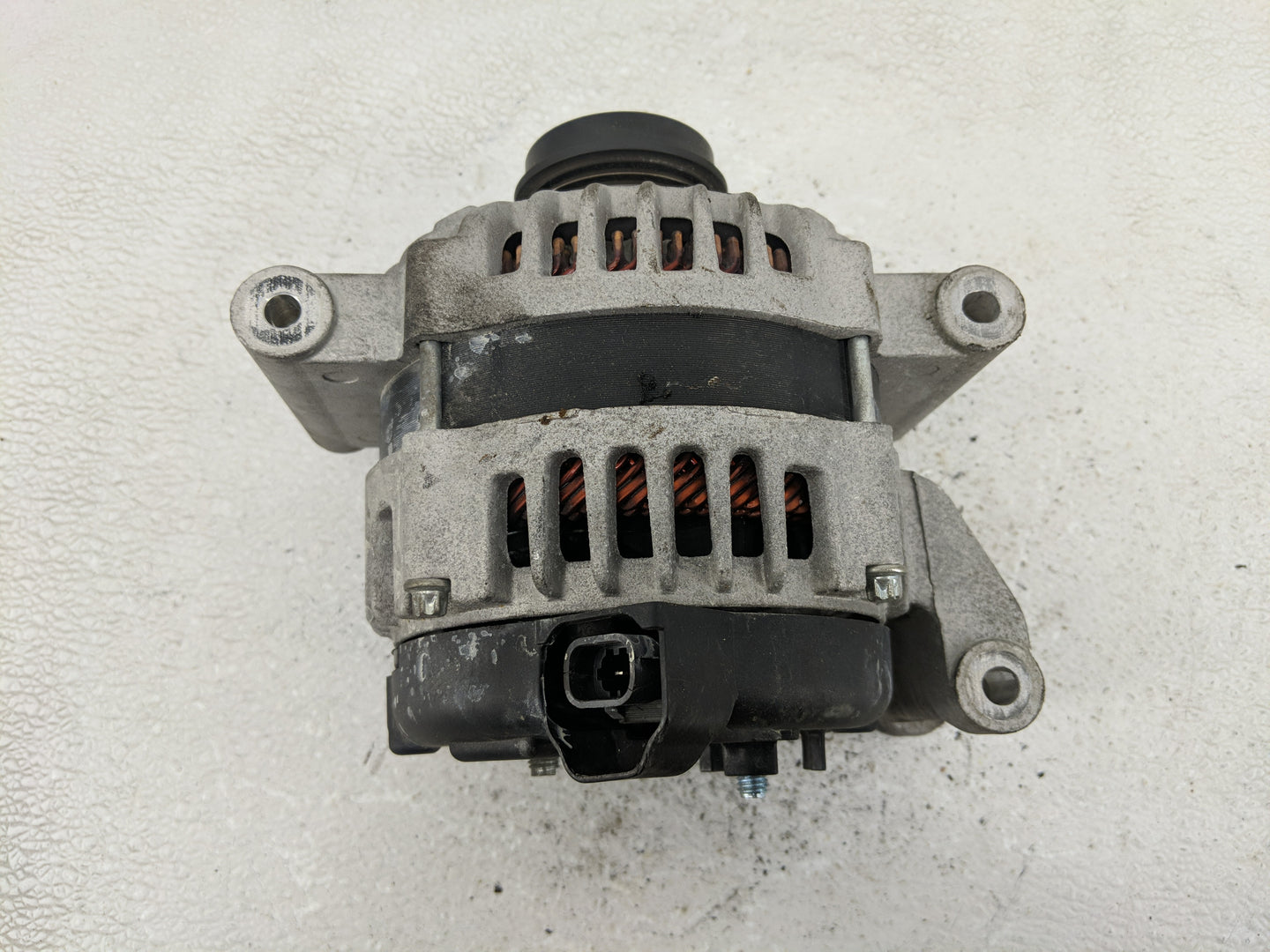 2017-2019 Buick Encore Alternator Replacement Generator Charging Assembly Engine OEM P/N:42609193 Fits Fits 2017 2018 2019 O