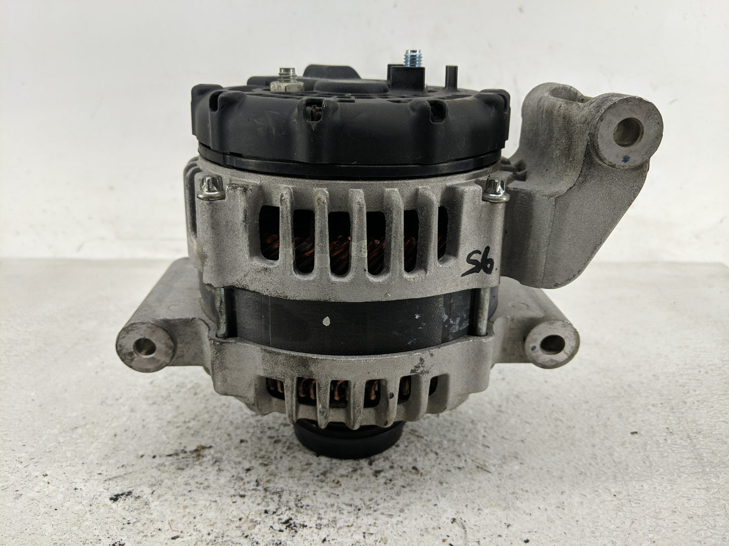 2017-2019 Buick Encore Alternator Replacement Generator Charging Assembly Engine OEM P/N:42609193 Fits Fits 2017 2018 2019 O