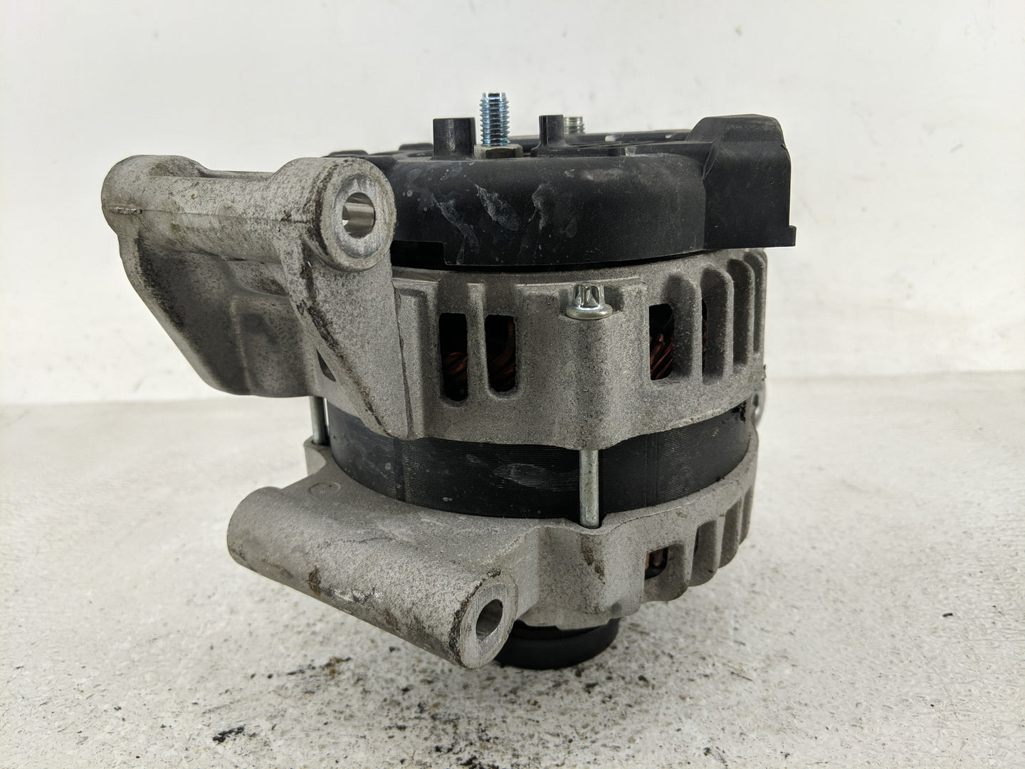 2017-2019 Buick Encore Alternator Replacement Generator Charging Assembly Engine OEM P/N:42609193 Fits Fits 2017 2018 2019 O