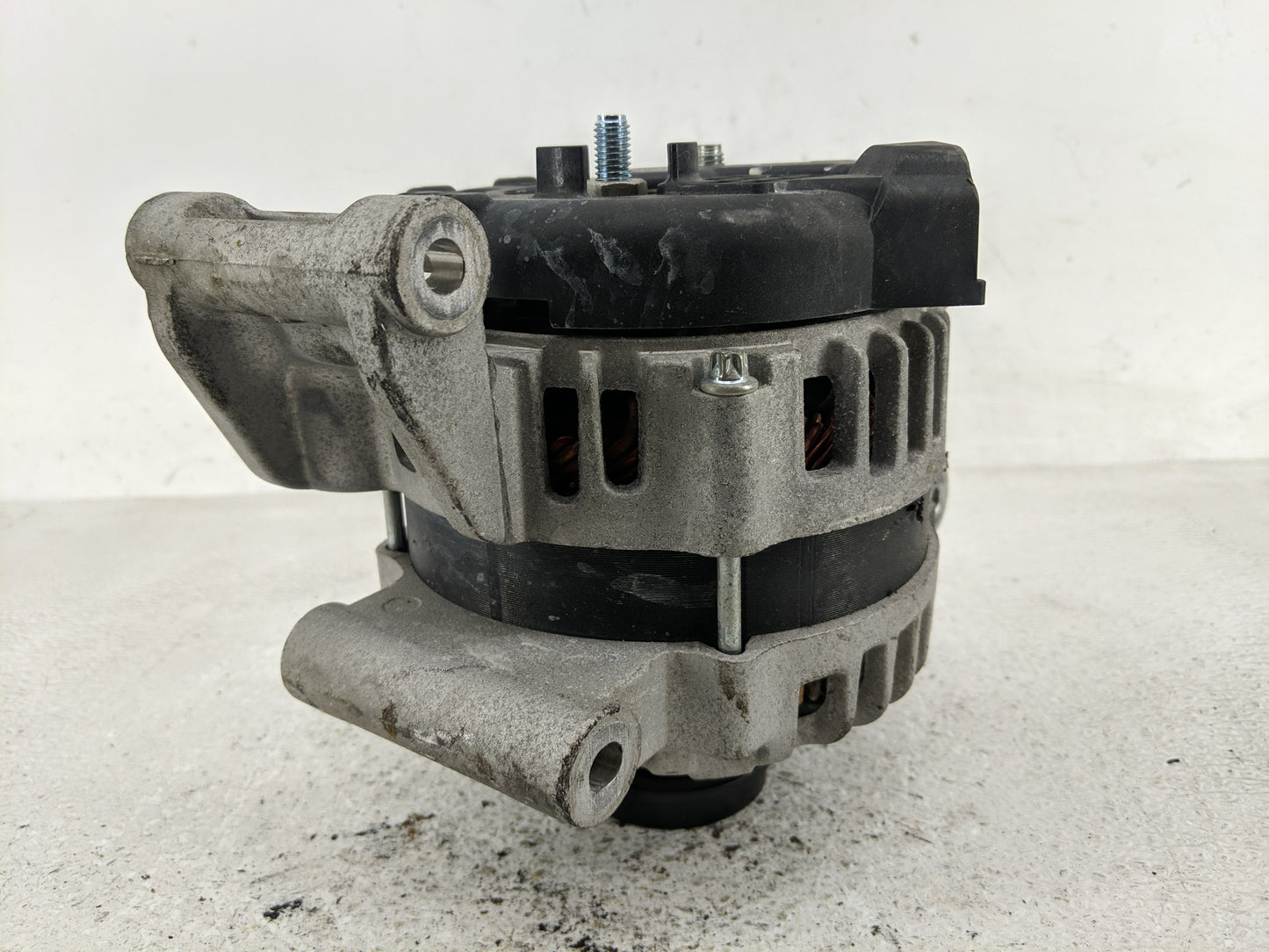2017-2019 Buick Encore Alternator Replacement Generator Charging Assembly Engine OEM P/N:42609193 Fits Fits 2017 2018 2019 O