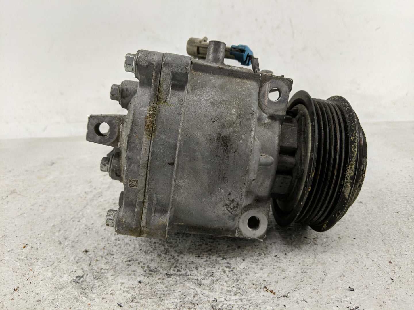 2019 Buick Encore Alternator Replacement Generator Charging Assembly Engine OEM P/N:AKT200A438 426229982998 Fits OEM Used Au