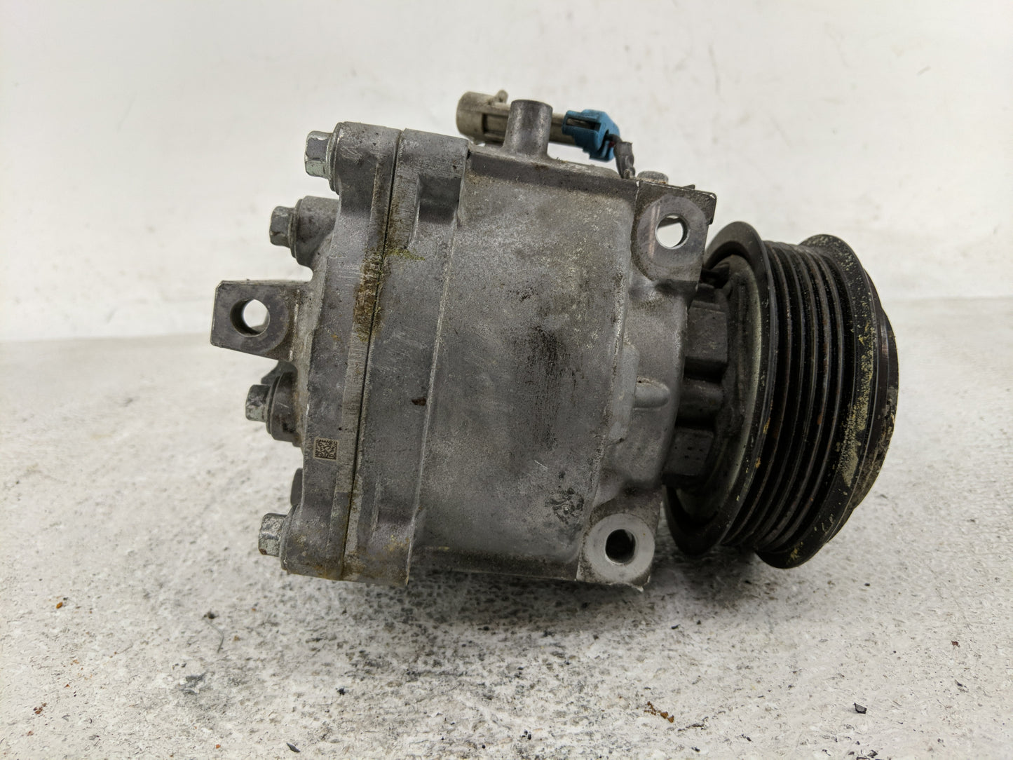 2019 Buick Encore Alternator Replacement Generator Charging Assembly Engine OEM P/N:AKT200A438 426229982998 Fits OEM Used Au