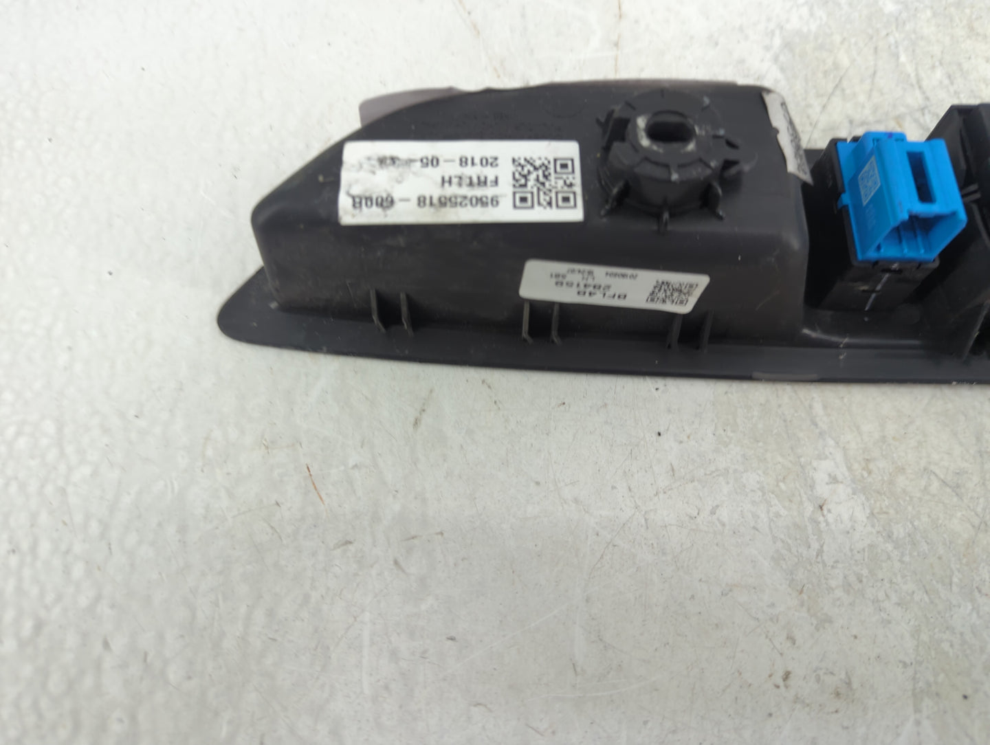 2017-2020 Buick Encore Master Power Window Switch Replacement Driver Side Left P/N:22915128 Fits Fits 2017 2018 2019 2020 OE