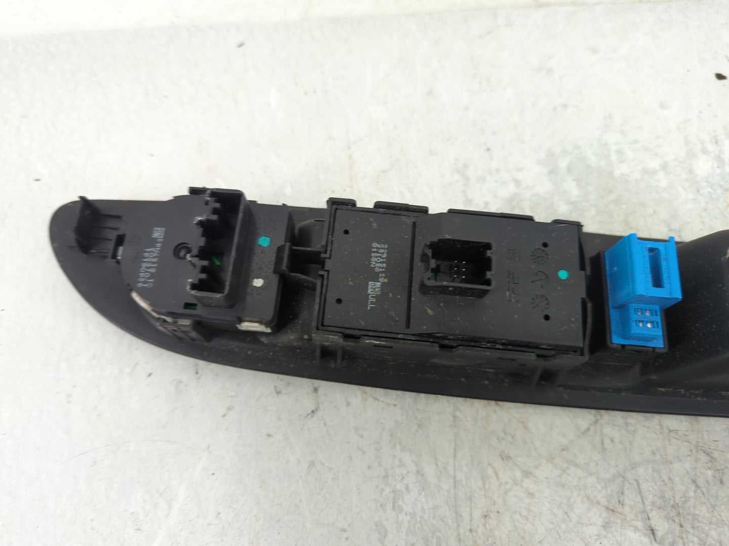 2017-2021 Buick Encore Master Power Window Switch Replacement Driver Side Left P/N:95025518-600R Fits OEM Used Auto Parts - 