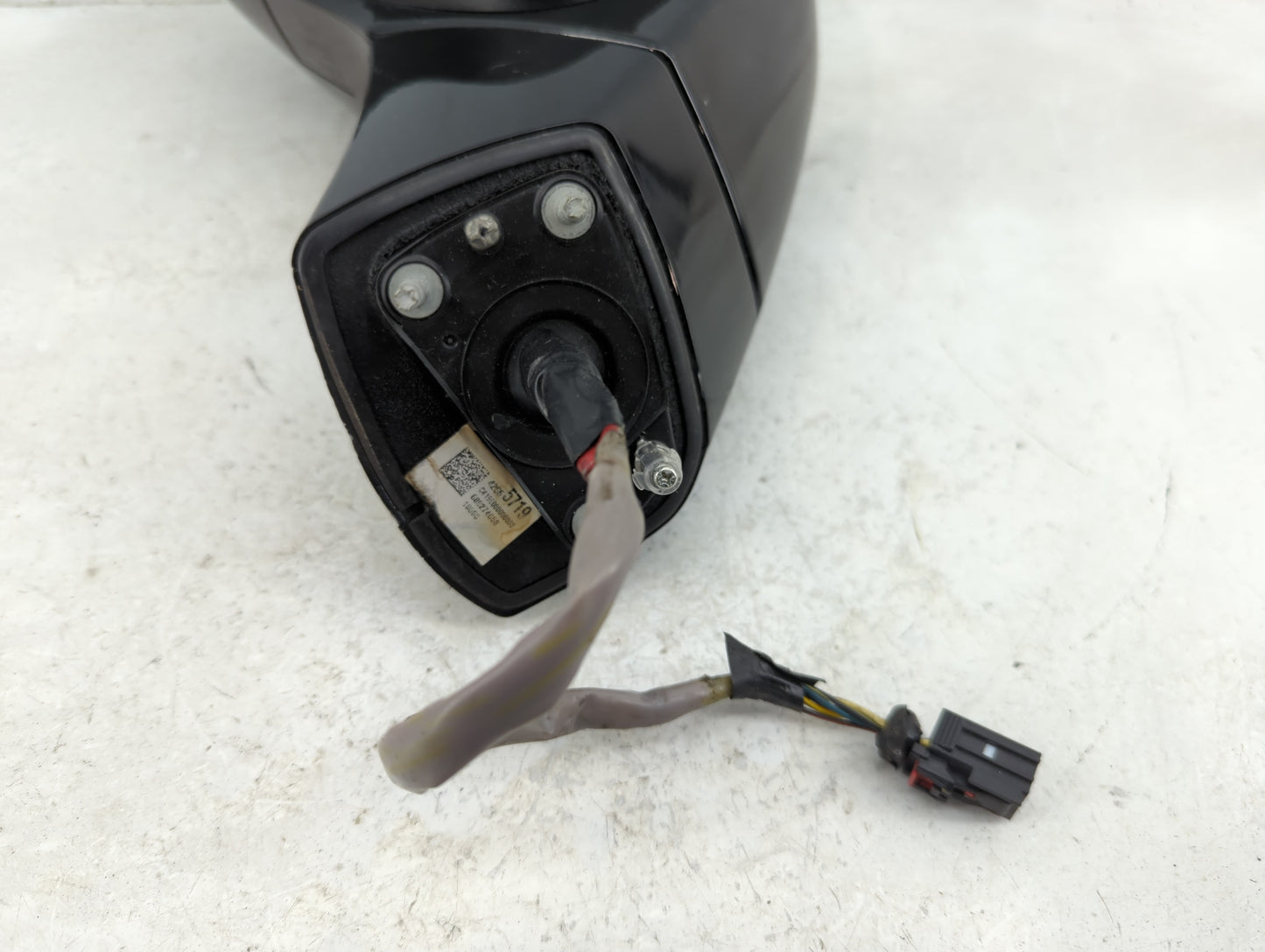2017-2020 Buick Encore Driver Side View Mirror - Left Door Mirror OEM Used - Oemusedautoparts1.com